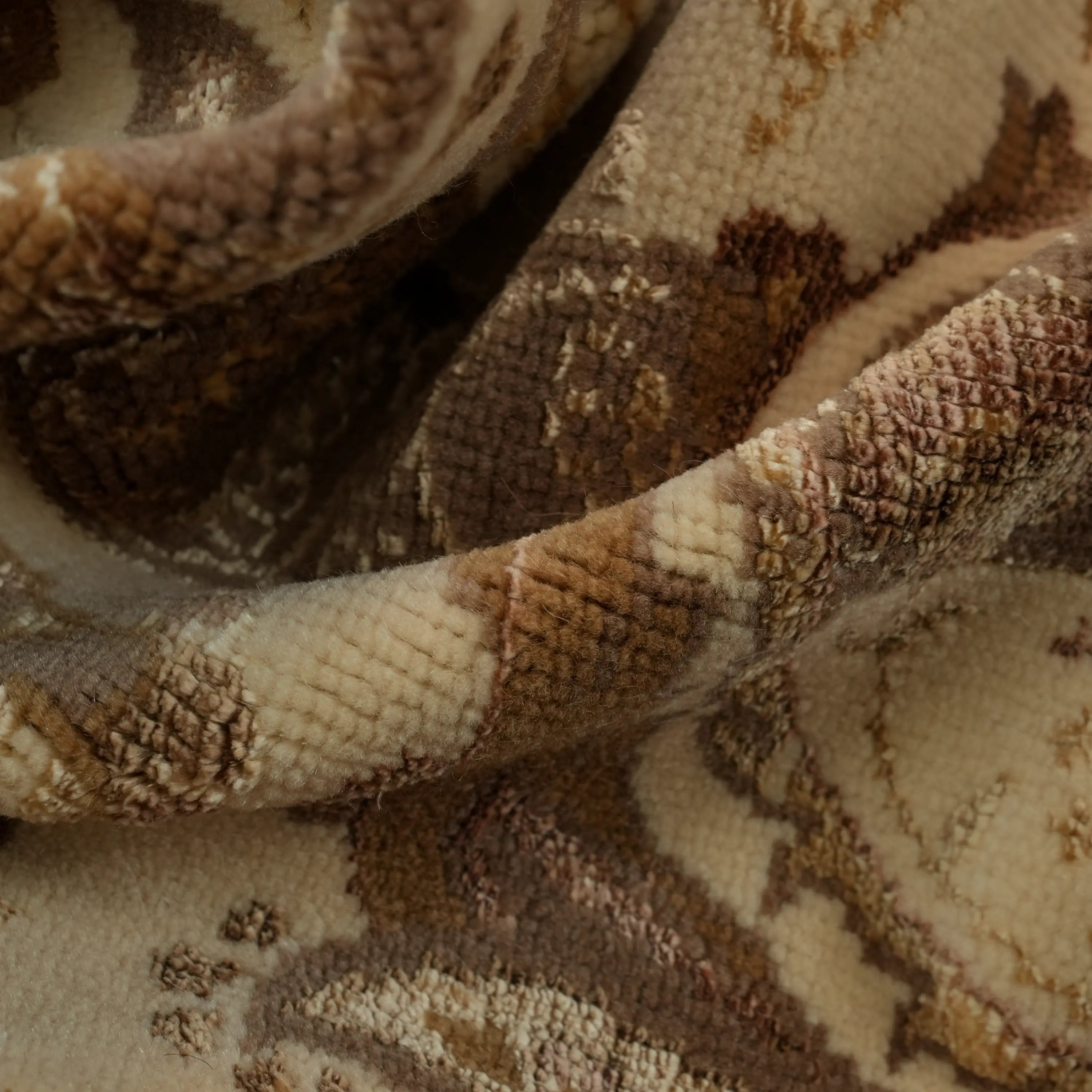 Hanzâde Serisi El Dokuma Çerçeve Desenli Krem İpekli Halı