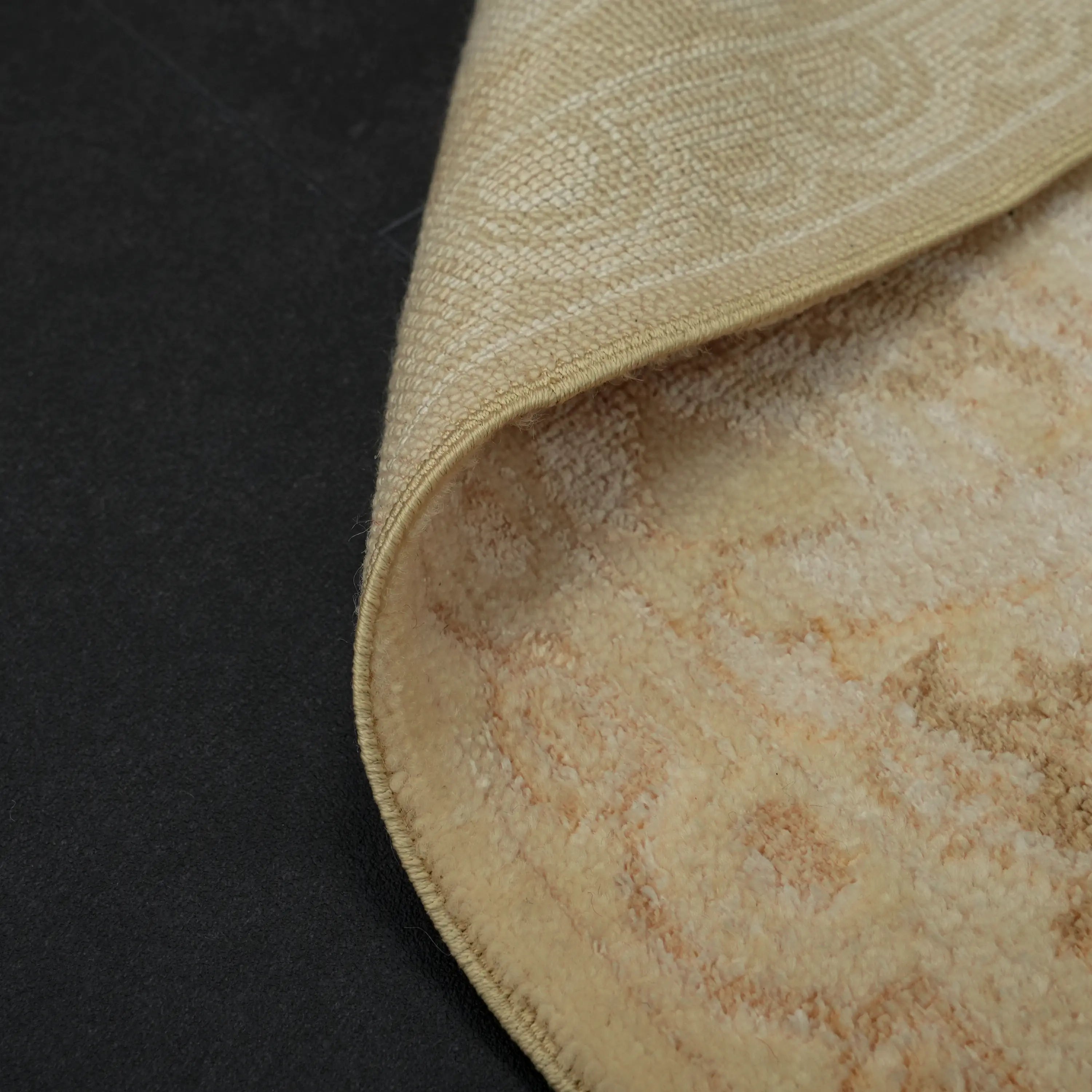 Hanzâde Serisi El Dokuma Çerçeve Desenli Krem Yün Halı