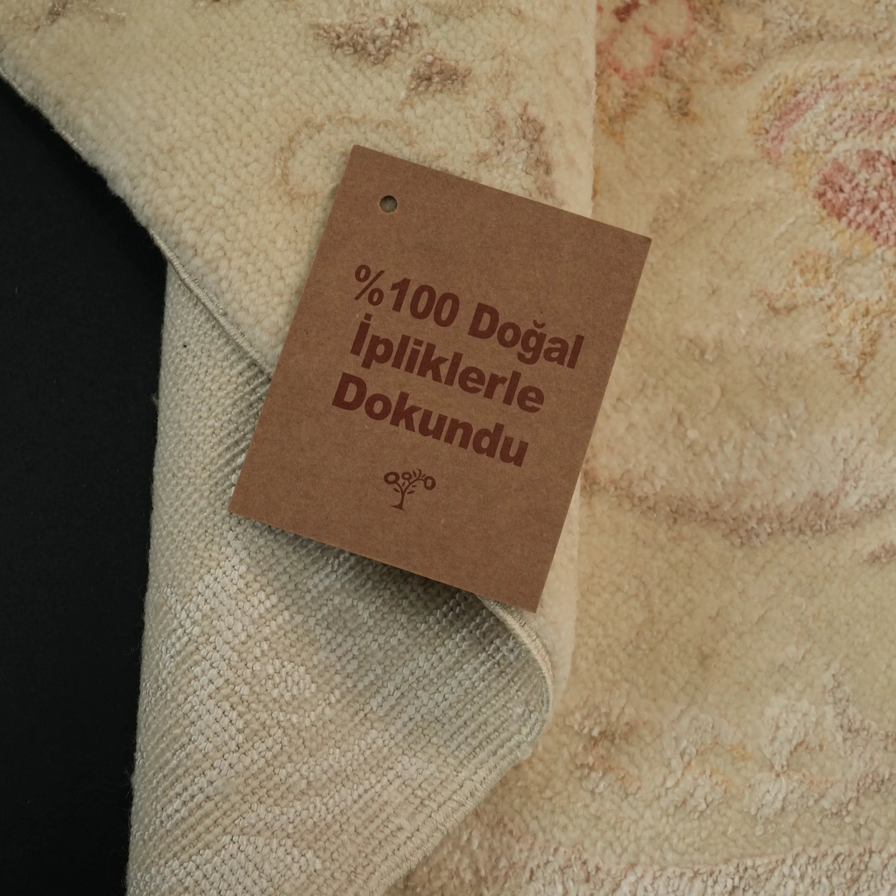 Hanzâde Series Handwoven Floral Pattern Cream Silk Rug