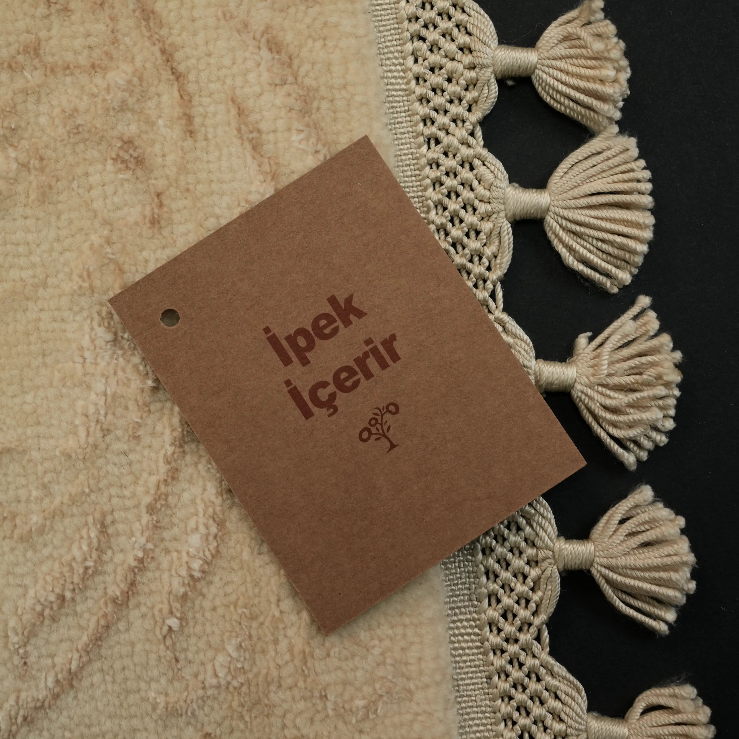 Hanzâde Series Handwoven Floral Pattern Cream Silk Rug