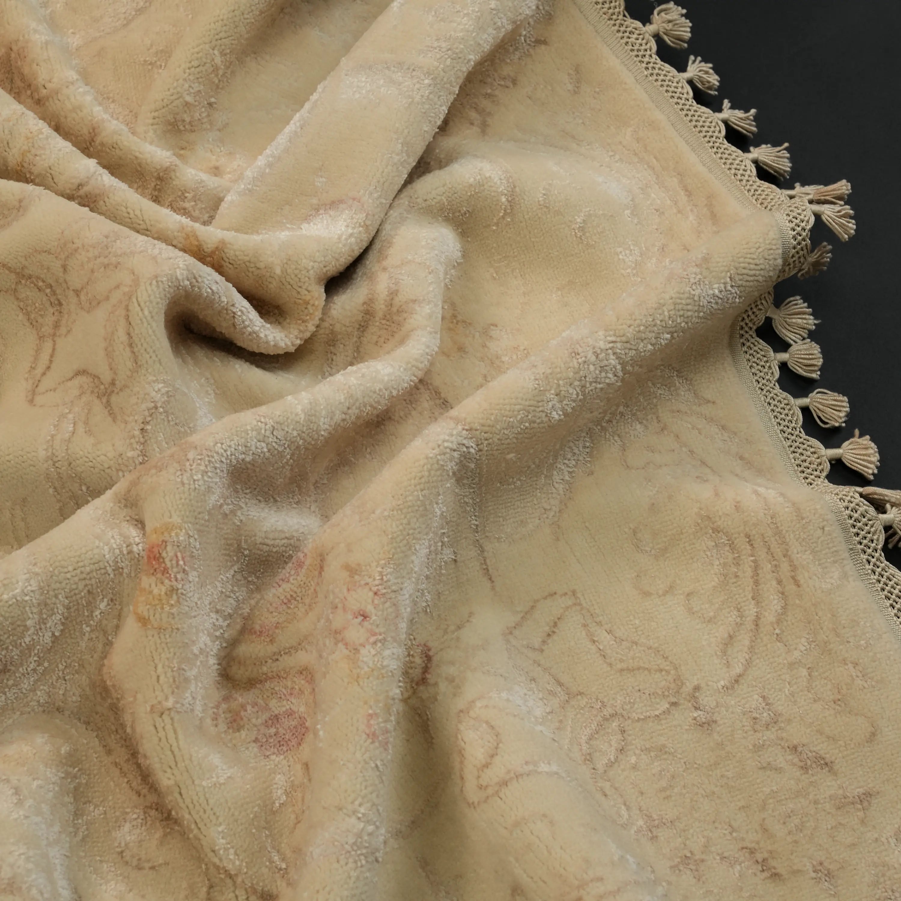 Hanzâde Series Handwoven Floral Pattern Cream Silk Rug