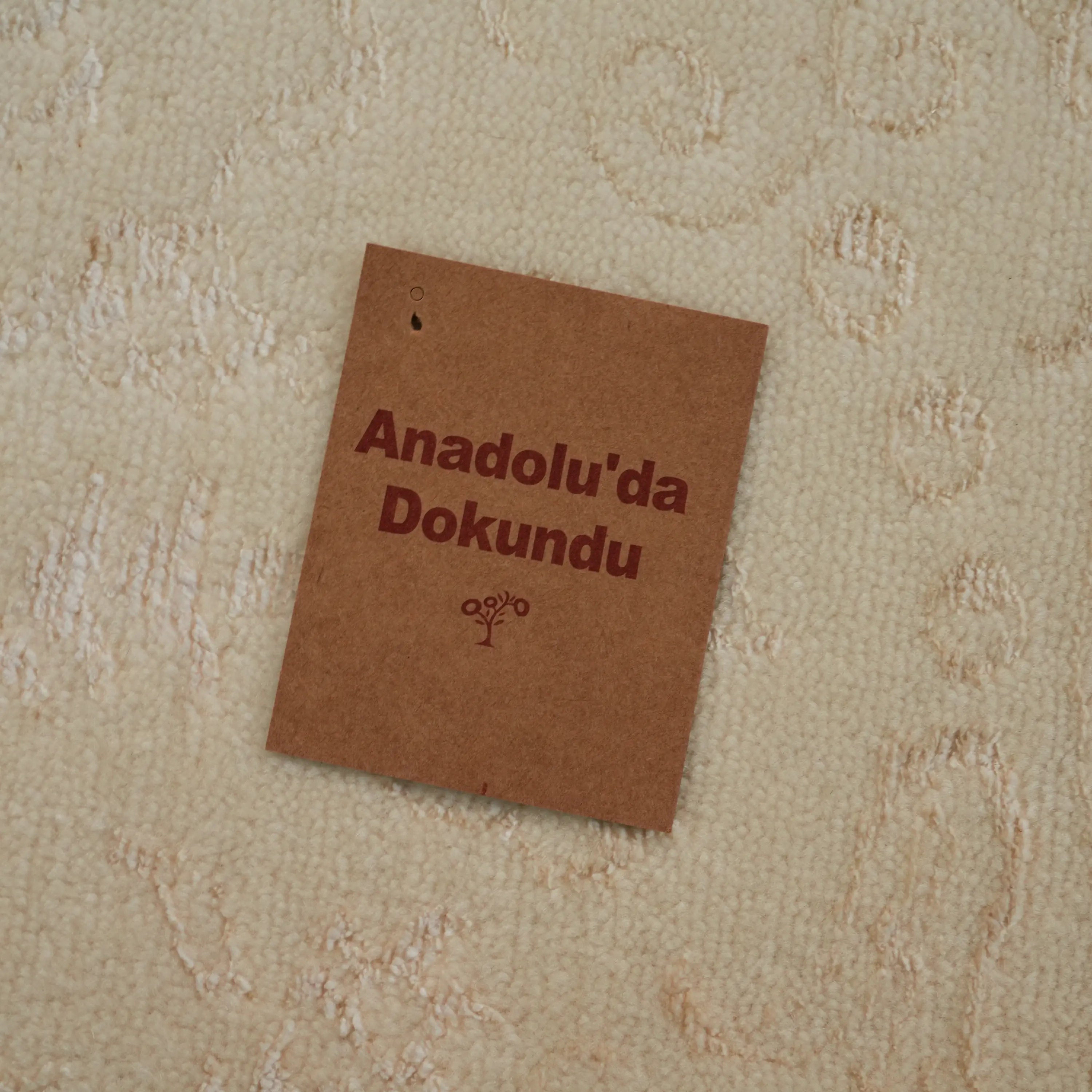 Hanzâde Series Handwoven Flower Pattern Cream Wool Rug