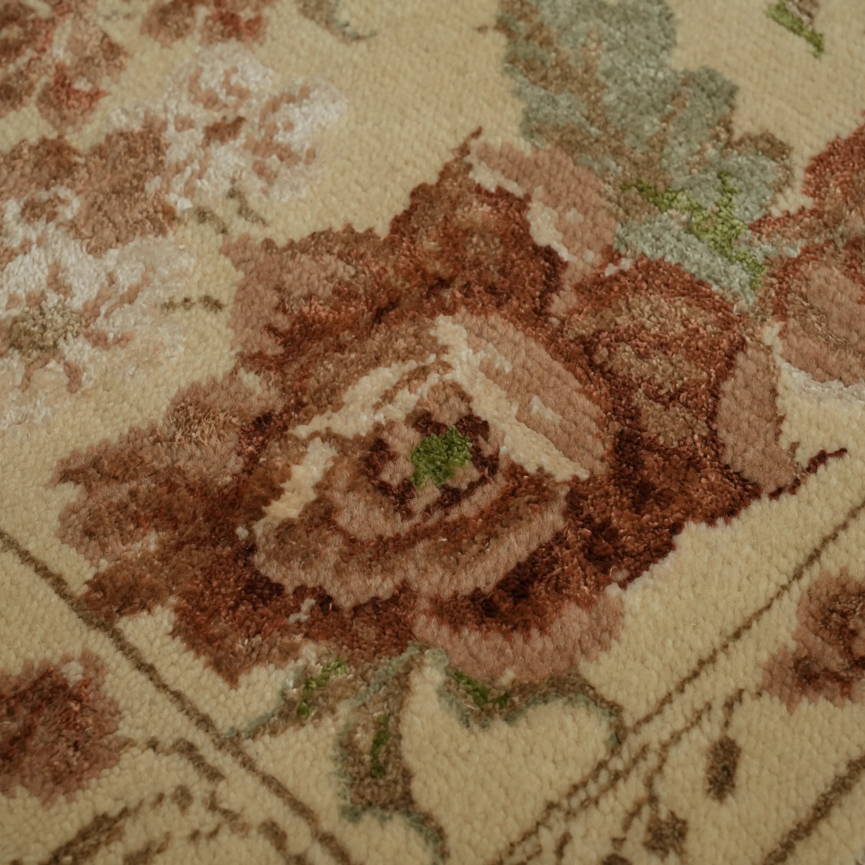 Harem Serisi El Dokuma Bej Uşak Desenli İpekli Halı