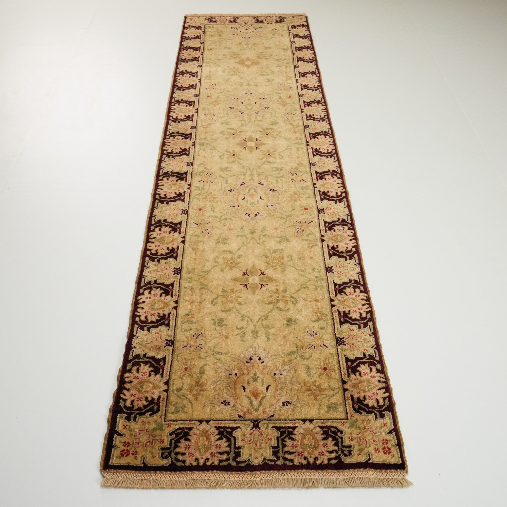 Harem Serisi El Dokuma Kahverengi Uşak Desenli Halı