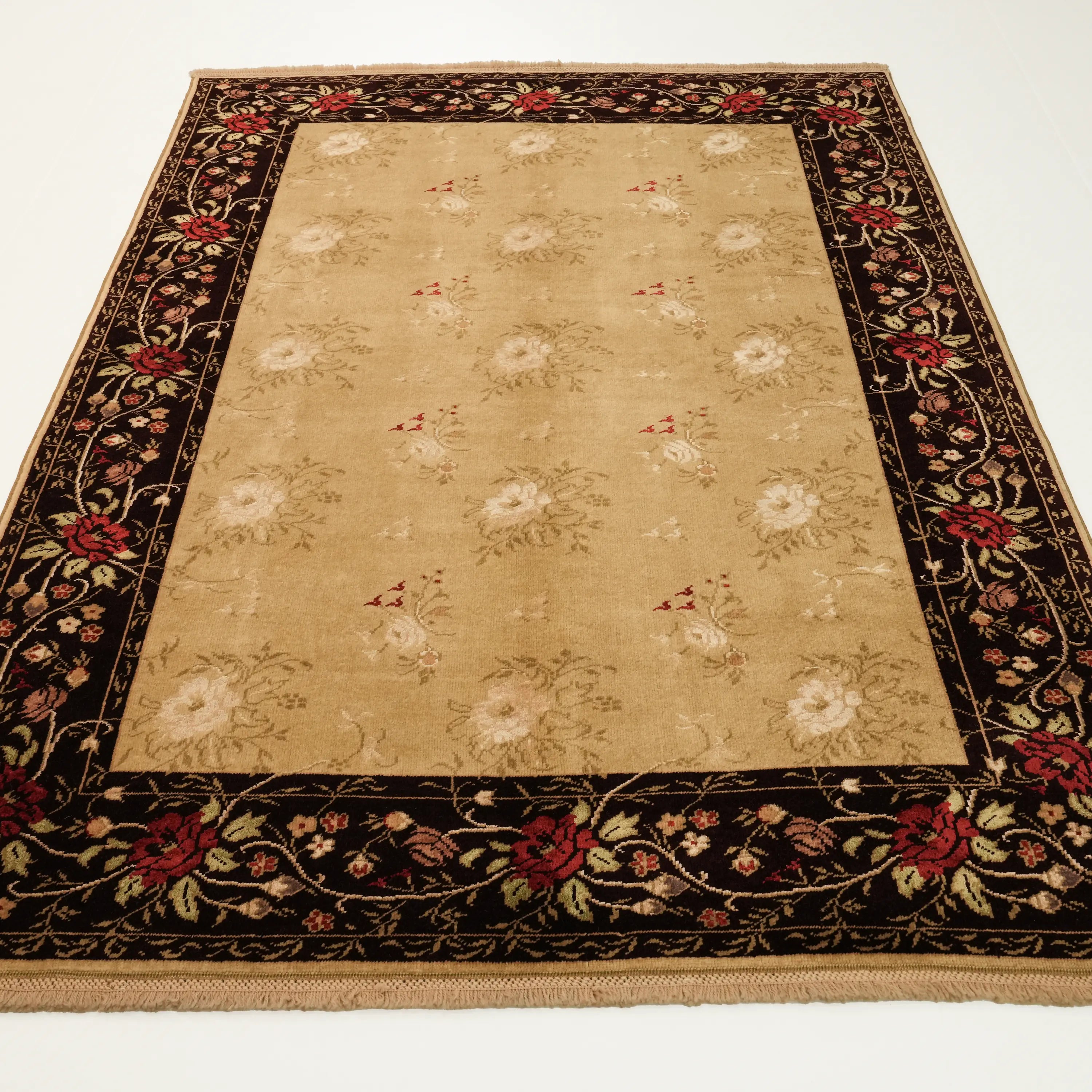 Harem Serisi El Dokuma Uşak Desenli Bej İpekli Halı