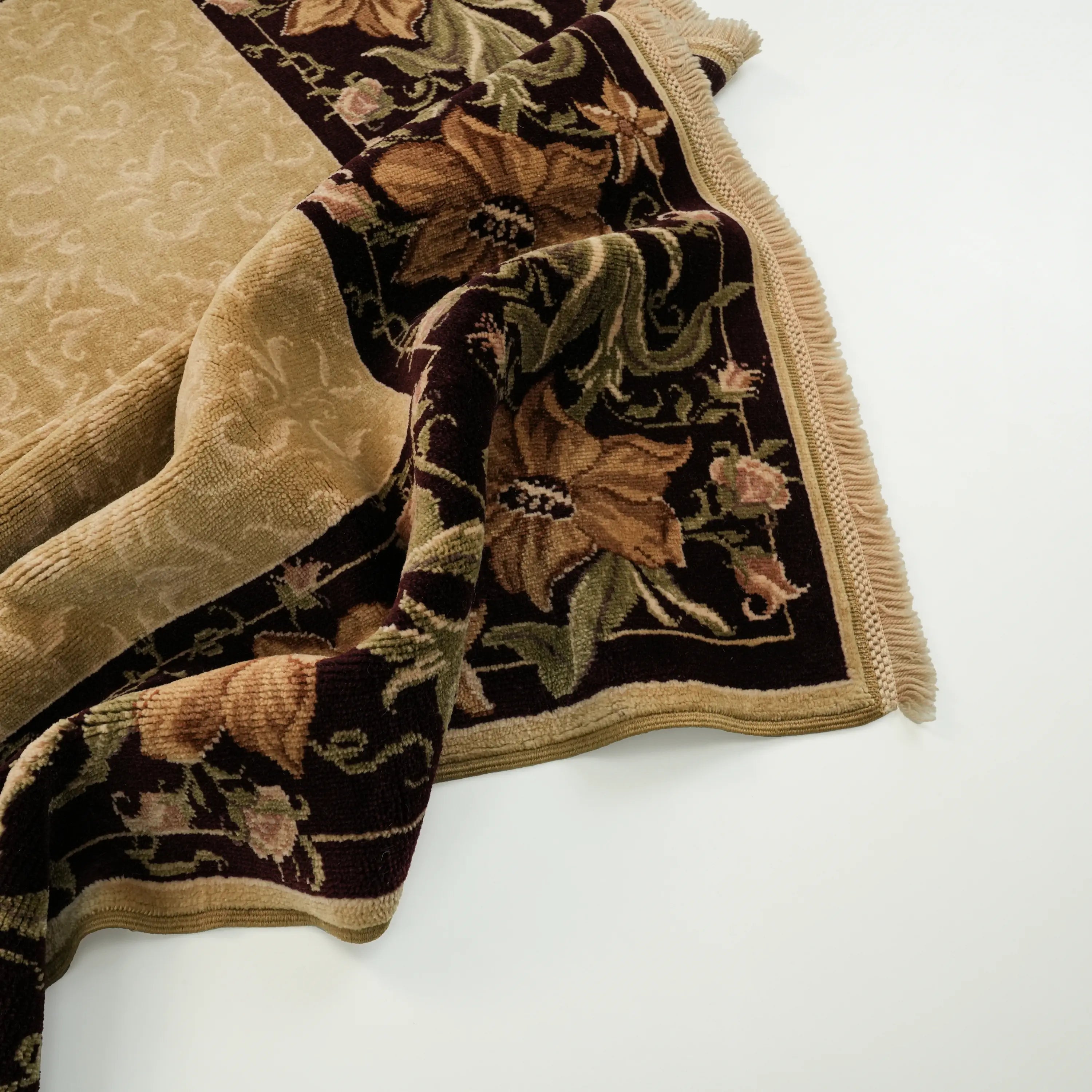 Harem Serisi El Dokuma Uşak Desenli Bej Yün Halı