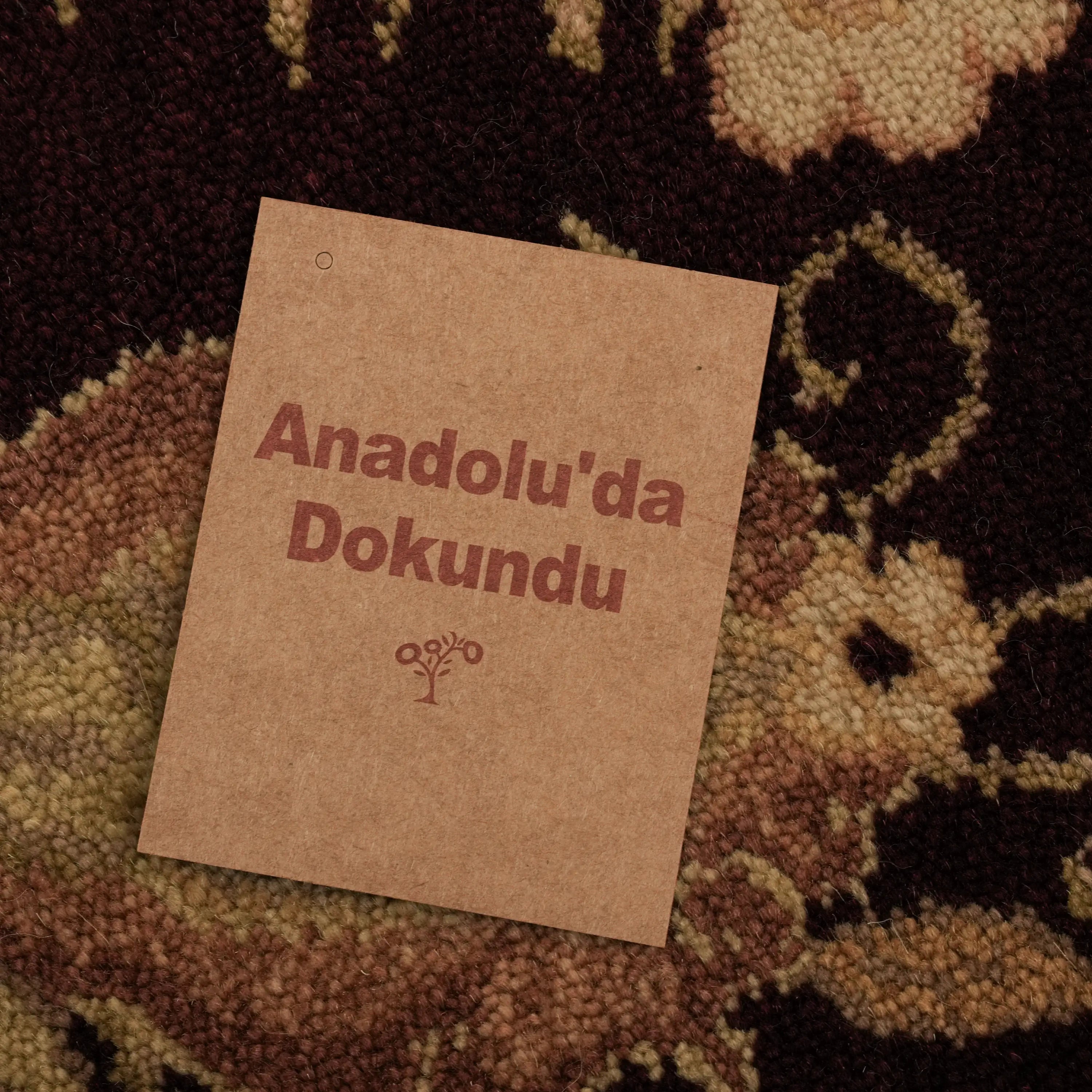 Harem Serisi El Dokuma Uşak Desenli Bej Yün Halı