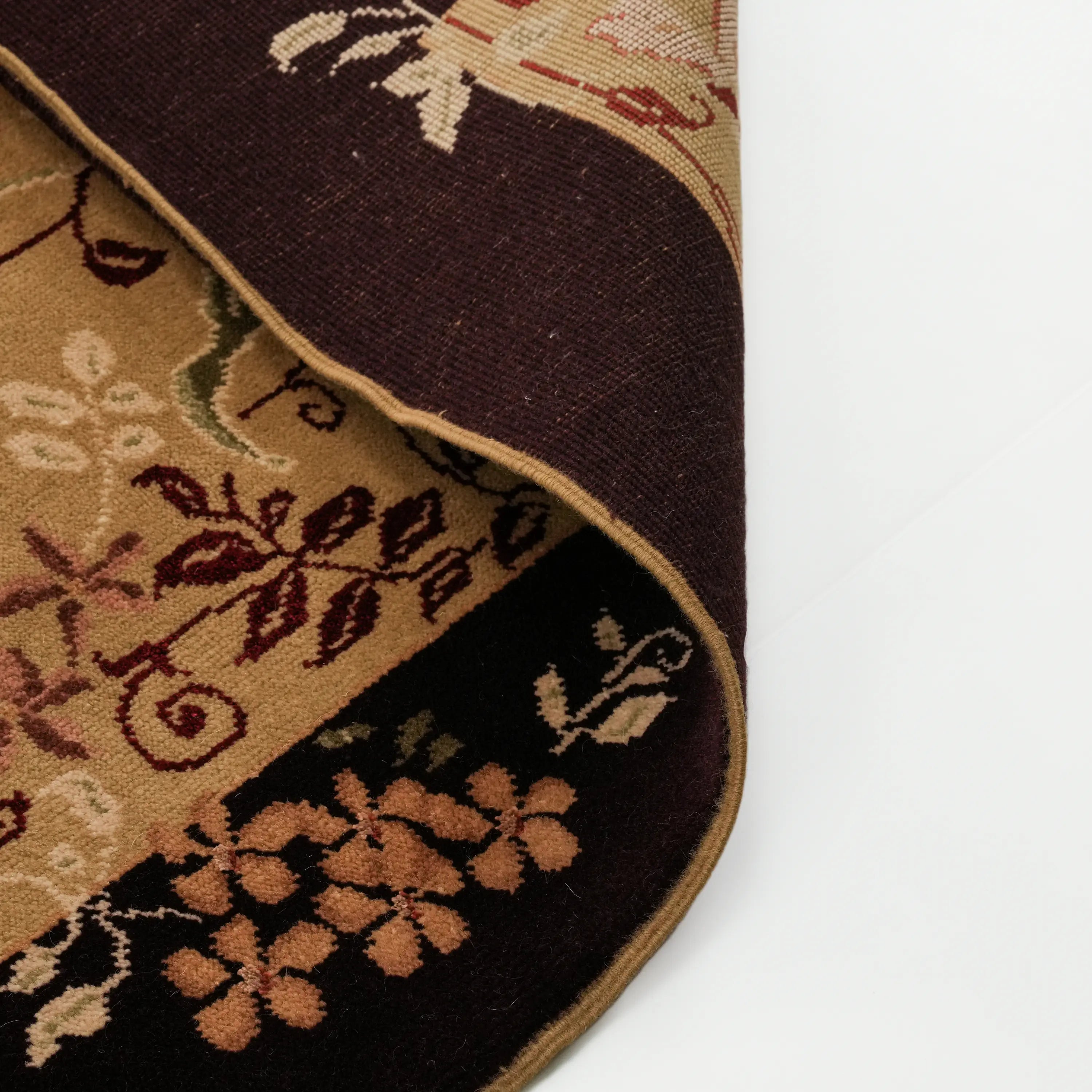 Harem Serisi El Dokuma Uşak Desenli Bordo İpekli Halı