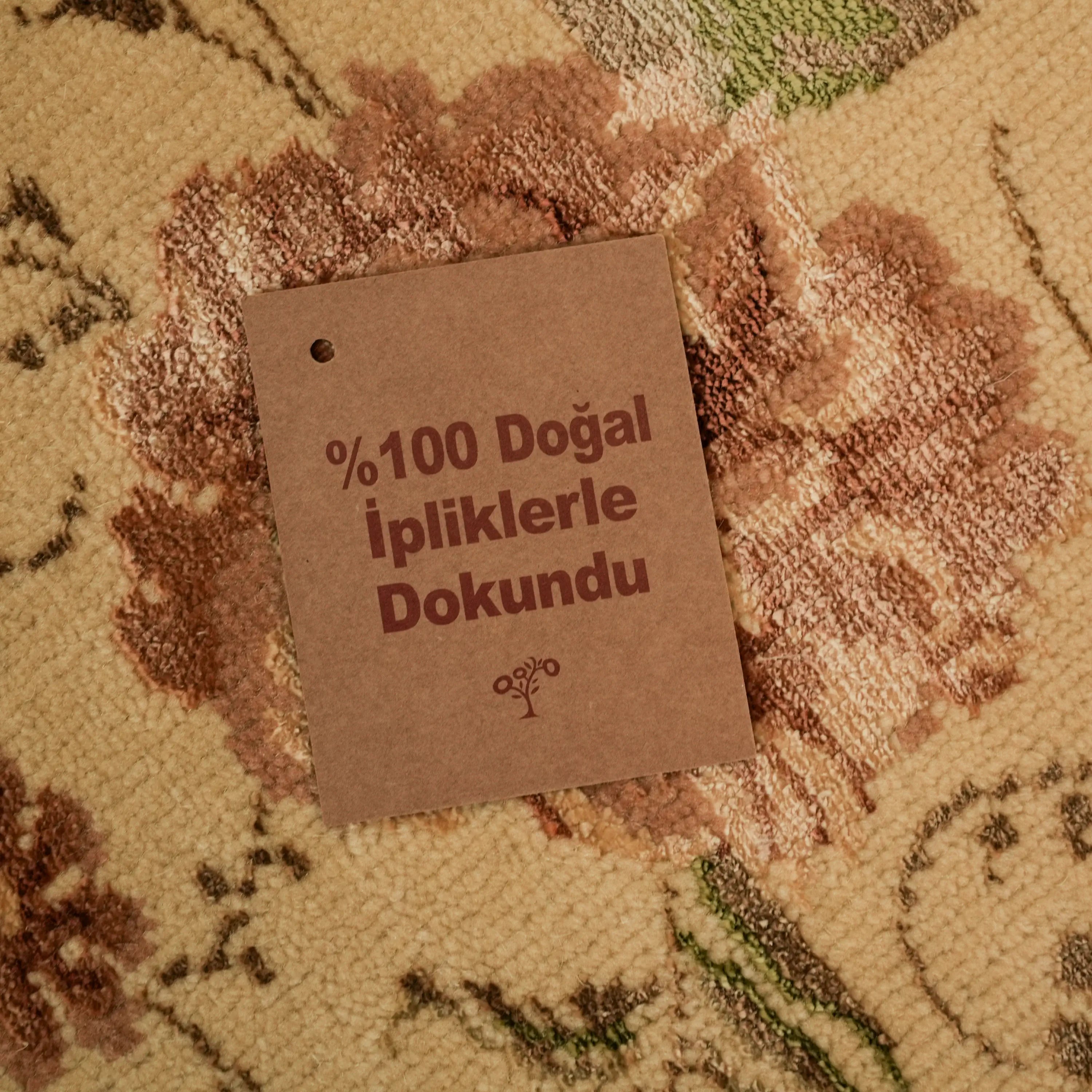 Harem Serisi El Dokuma Uşak Desenli İpekli Bej Halı