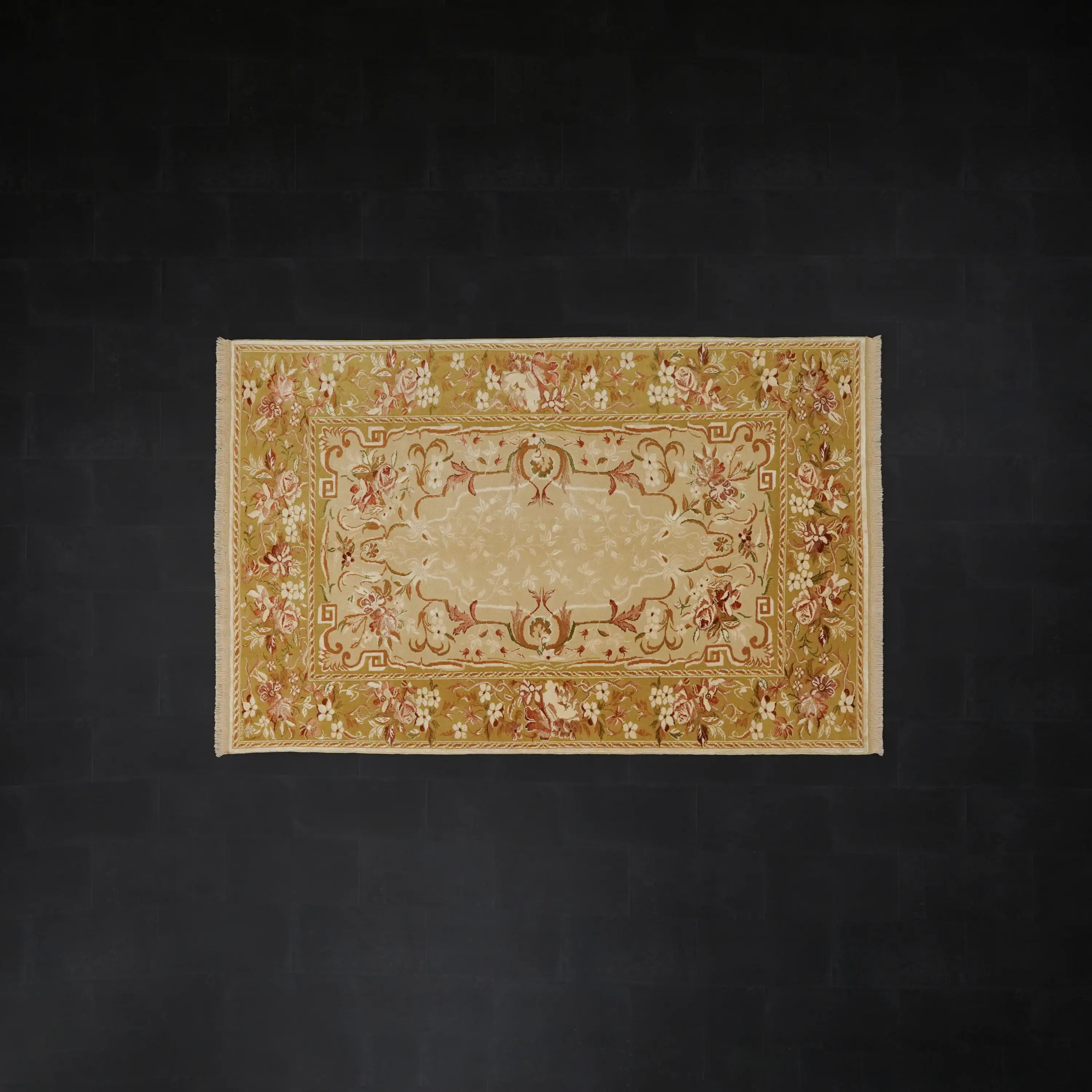 Harem Serisi El Dokuma Uşak Desenli Krem İpekli Halı