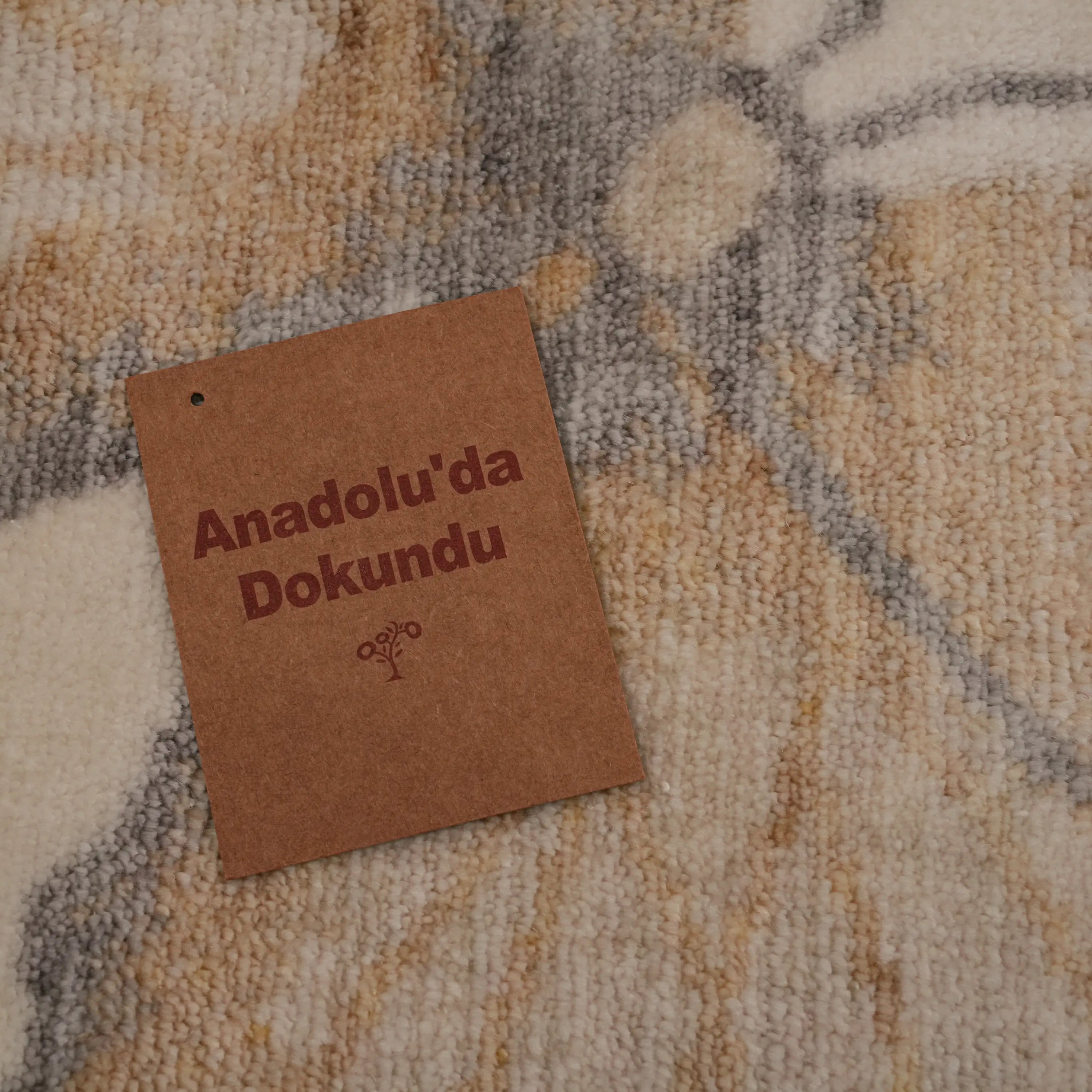 Hatıl Serisi Kelebek Desenli Doğal Tencel Tezgah Dokuma Halı