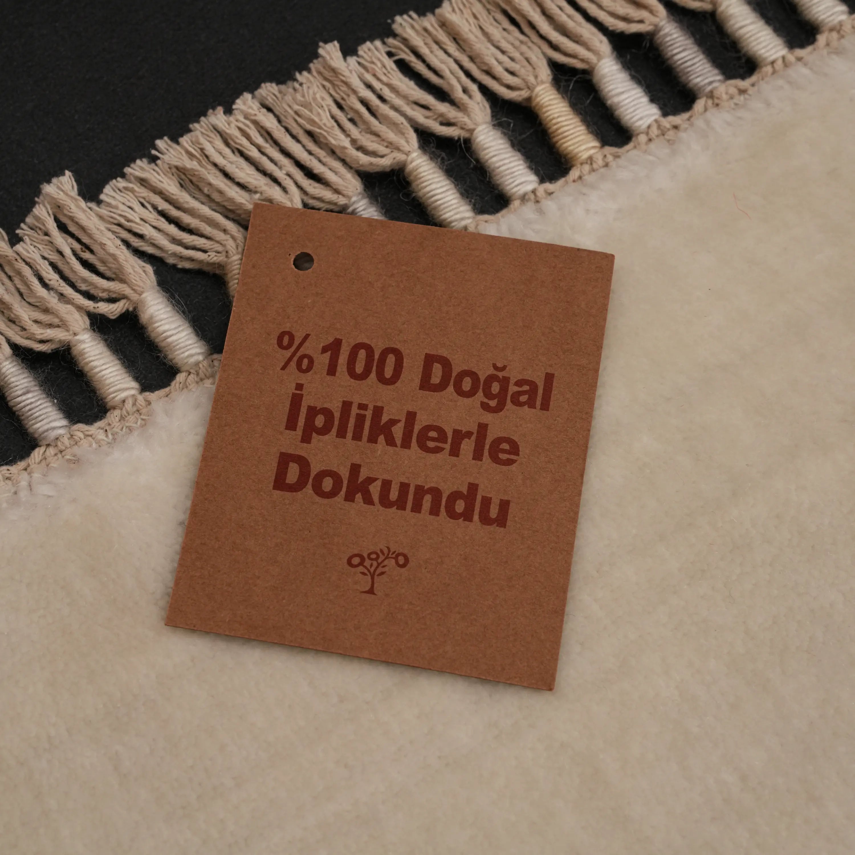 Hatıl Serisi Kelebek Desenli Doğal Tencel Tezgah Dokuma Halı