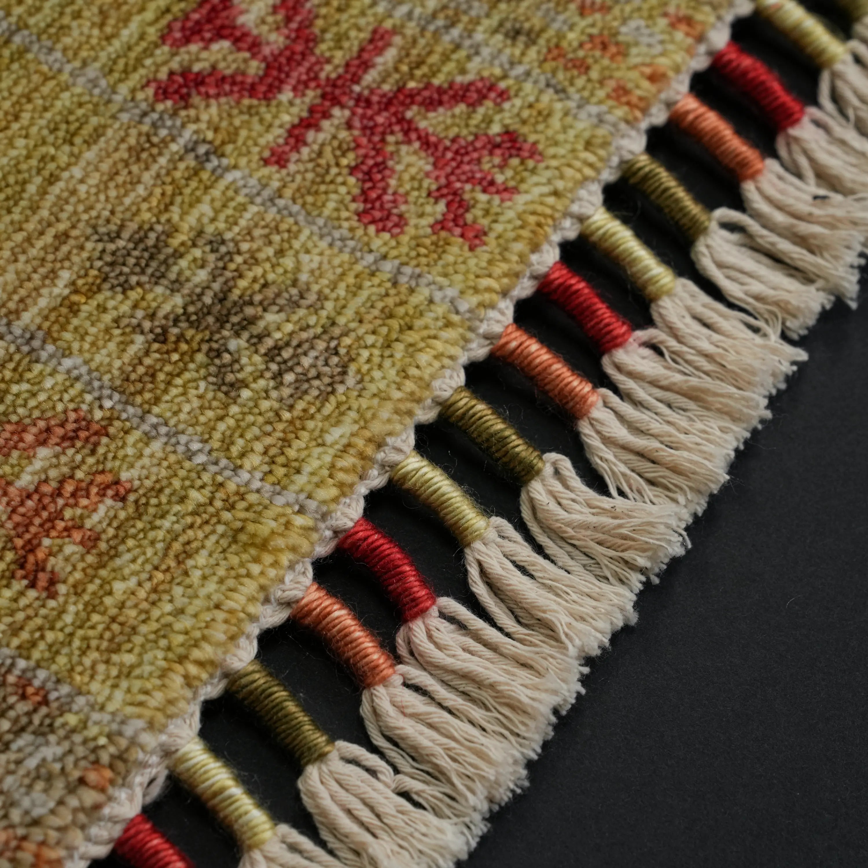 Heritage Serisi Çerçece Desenli Krem Tencel Tezgah Dokuma Halı