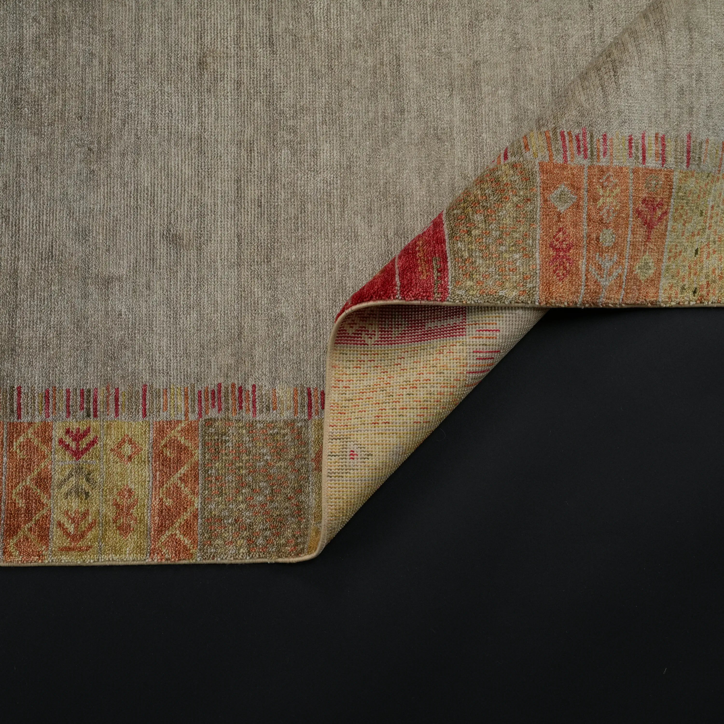 Heritage Serisi Çerçece Desenli Krem Tencel Tezgah Dokuma Halı