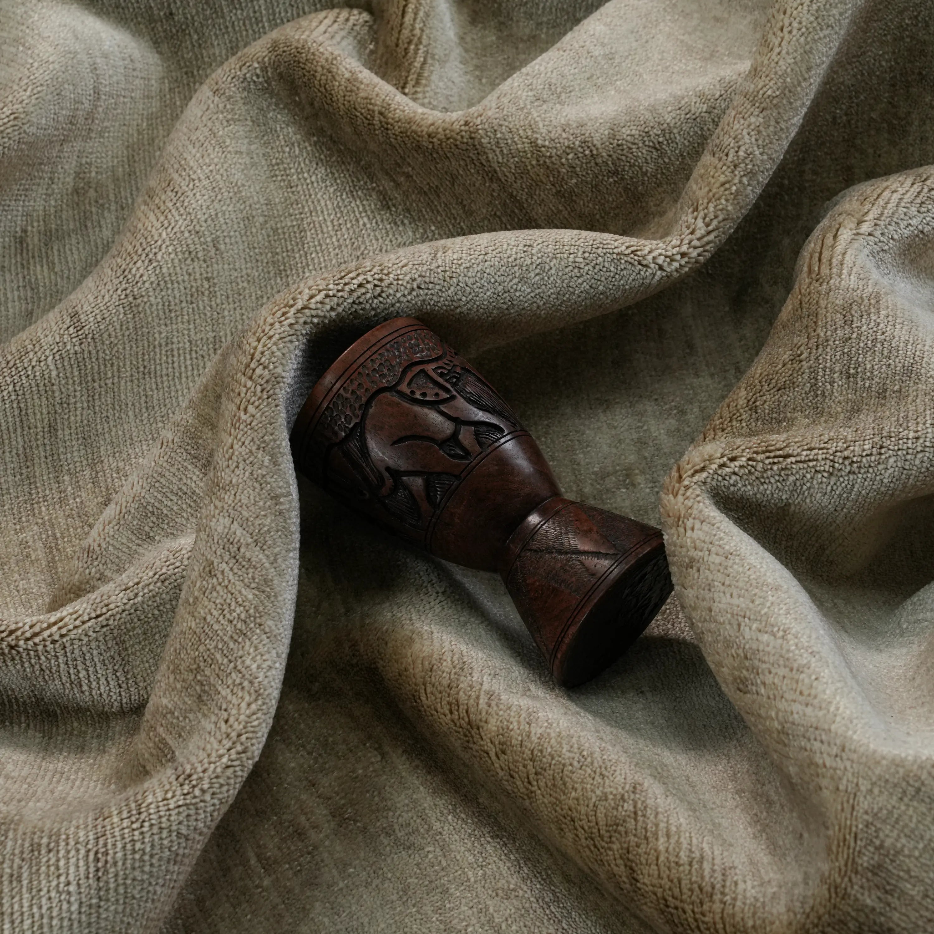 Heritage Serisi Çerçece Desenli Krem Tencel Tezgah Dokuma Halı