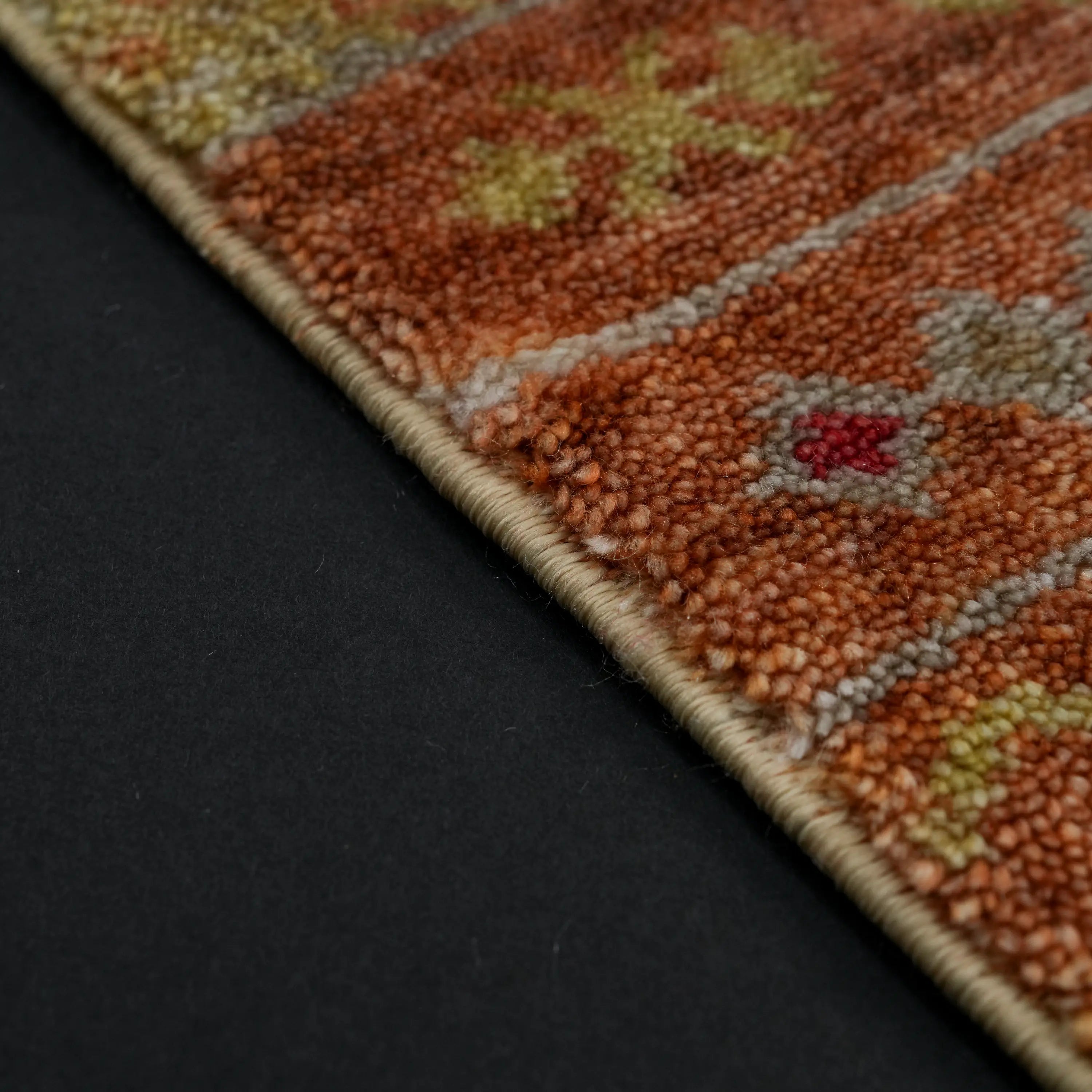 Heritage Serisi Çerçece Desenli Krem Tencel Tezgah Dokuma Halı