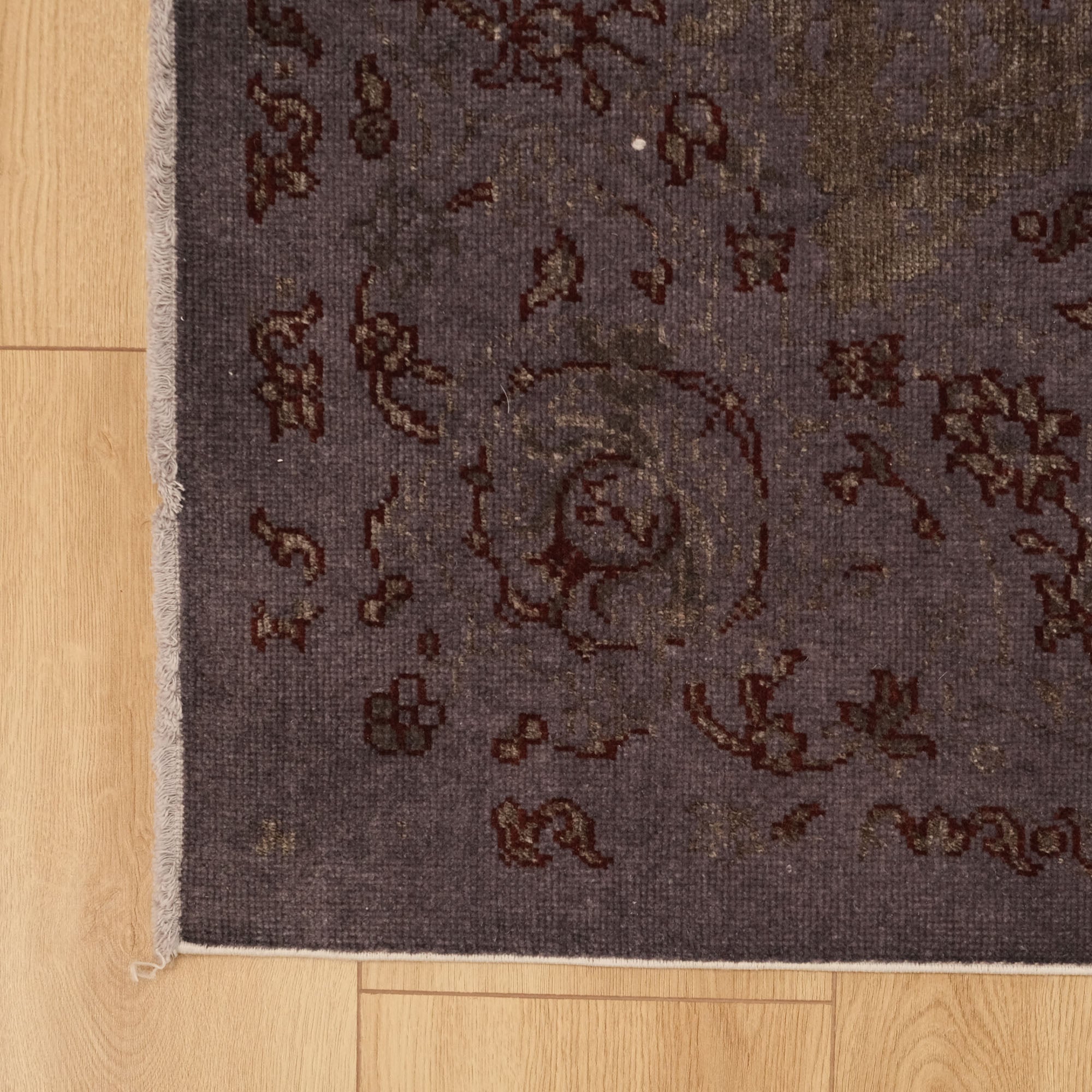 Heritage Series Vintage Design Machine Woven Carpet