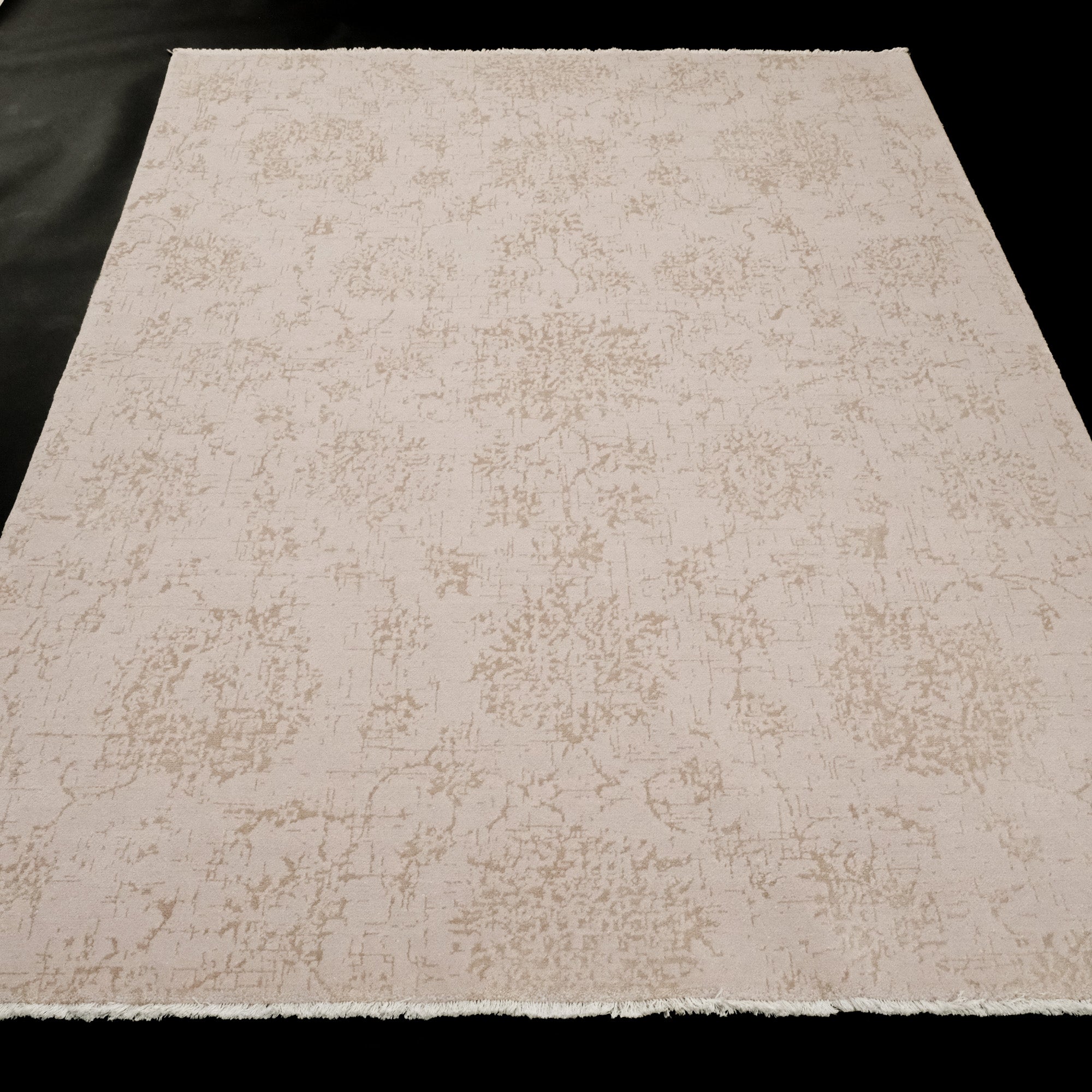 Heritage Series Vintage Design Machine Woven Carpet