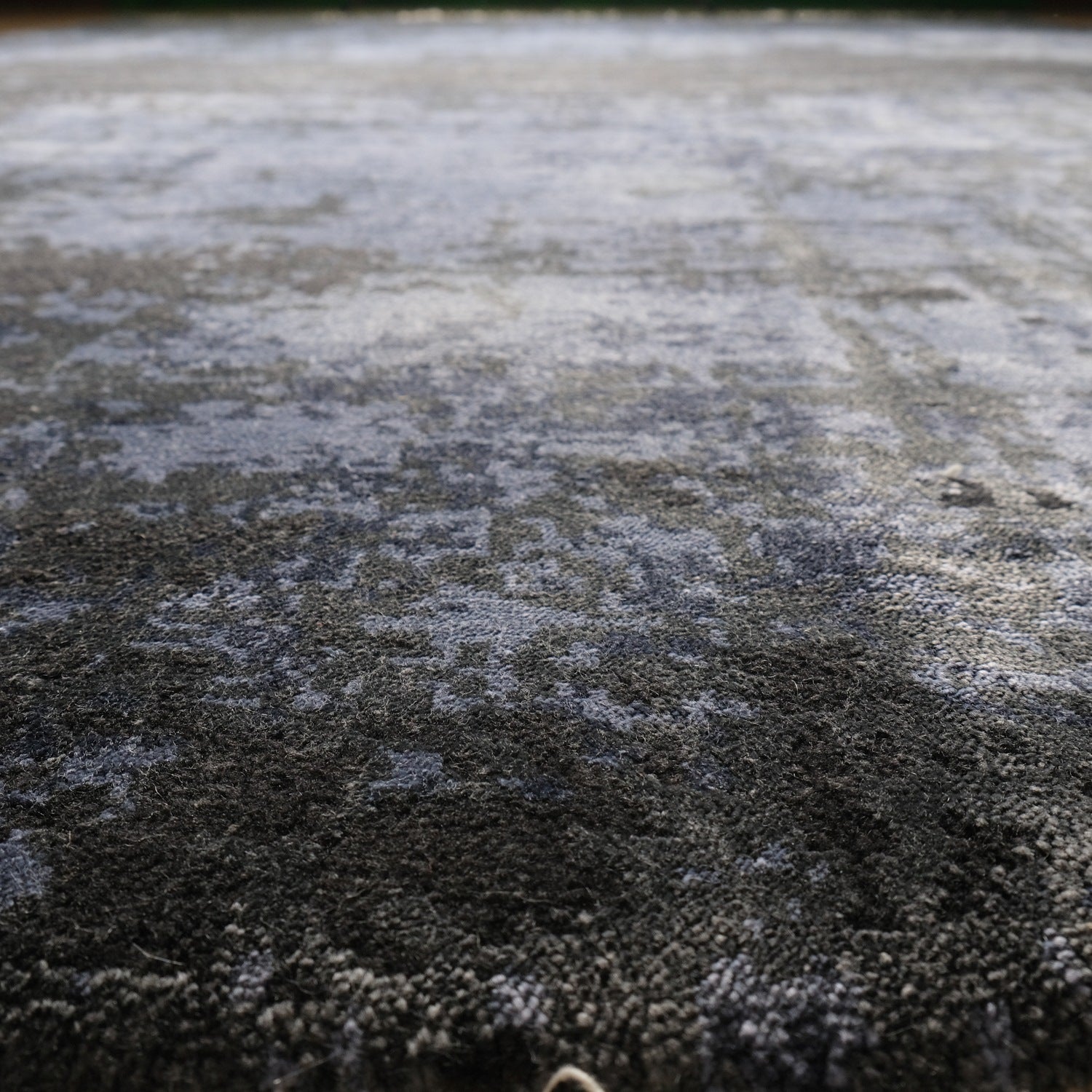 Heritage Serisi Tezgah Dokuma Soyut Desenli Lacivert Halı