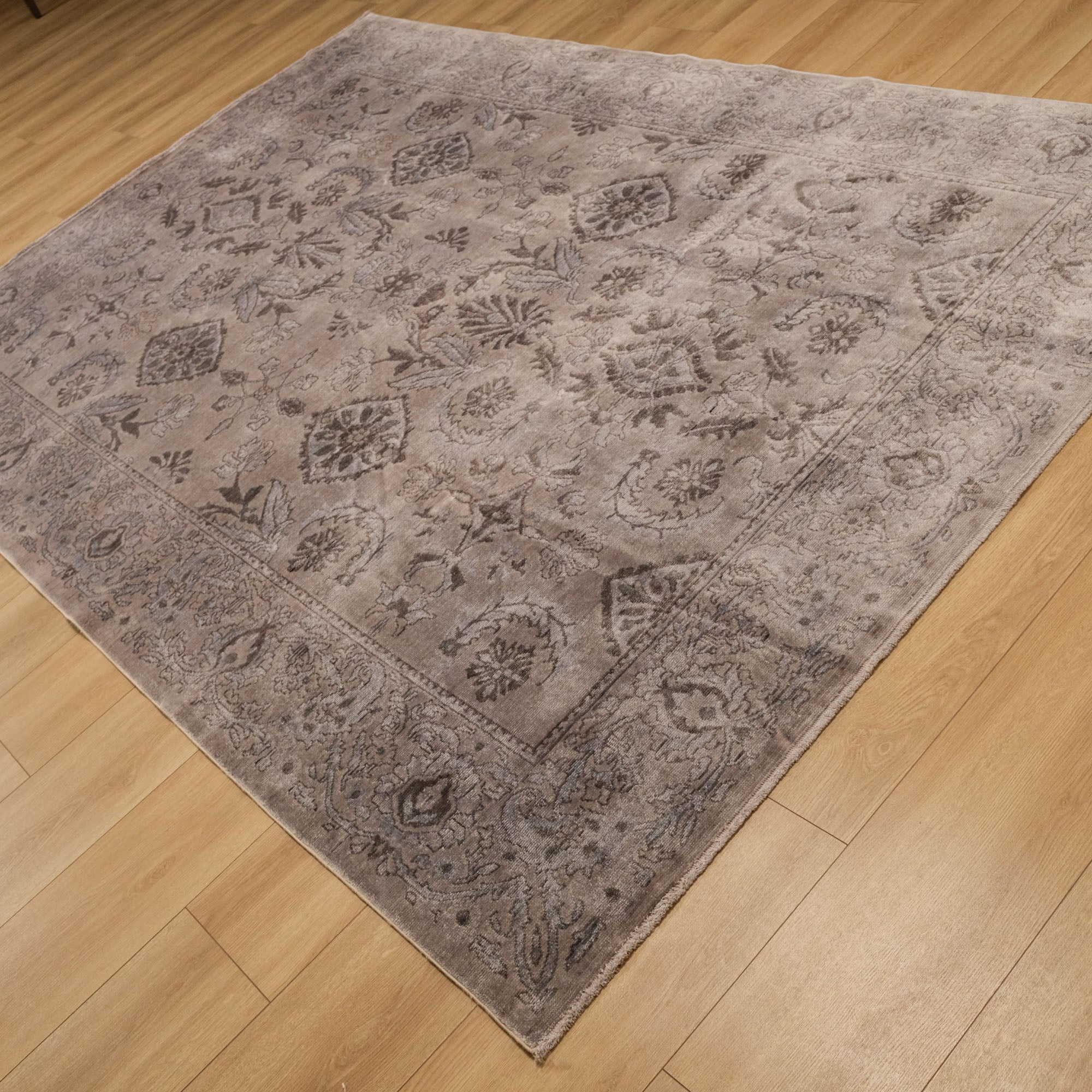 Heritage Series Loom-Woven Vintage Patterned Gray Rug