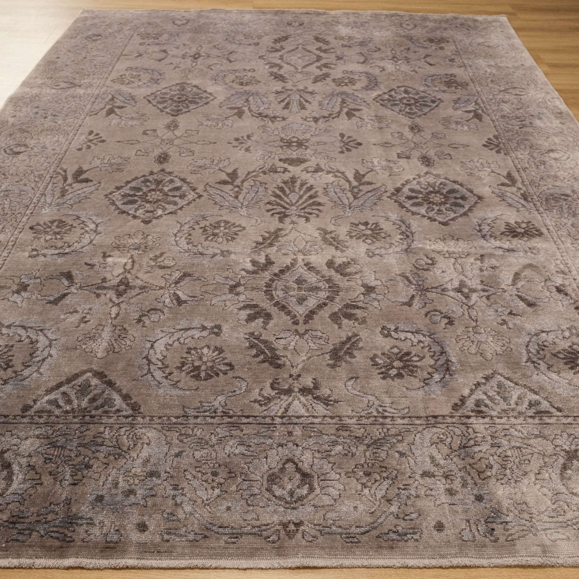 Heritage Series Loom-Woven Vintage Patterned Gray Rug