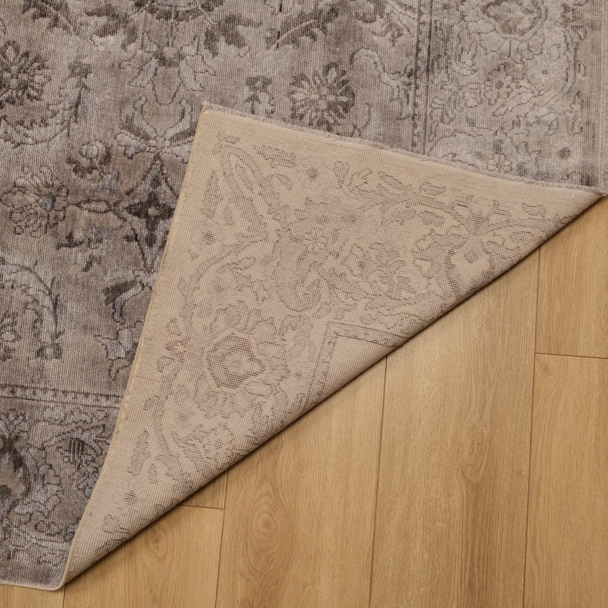 Heritage Series Loom-Woven Vintage Patterned Gray Rug