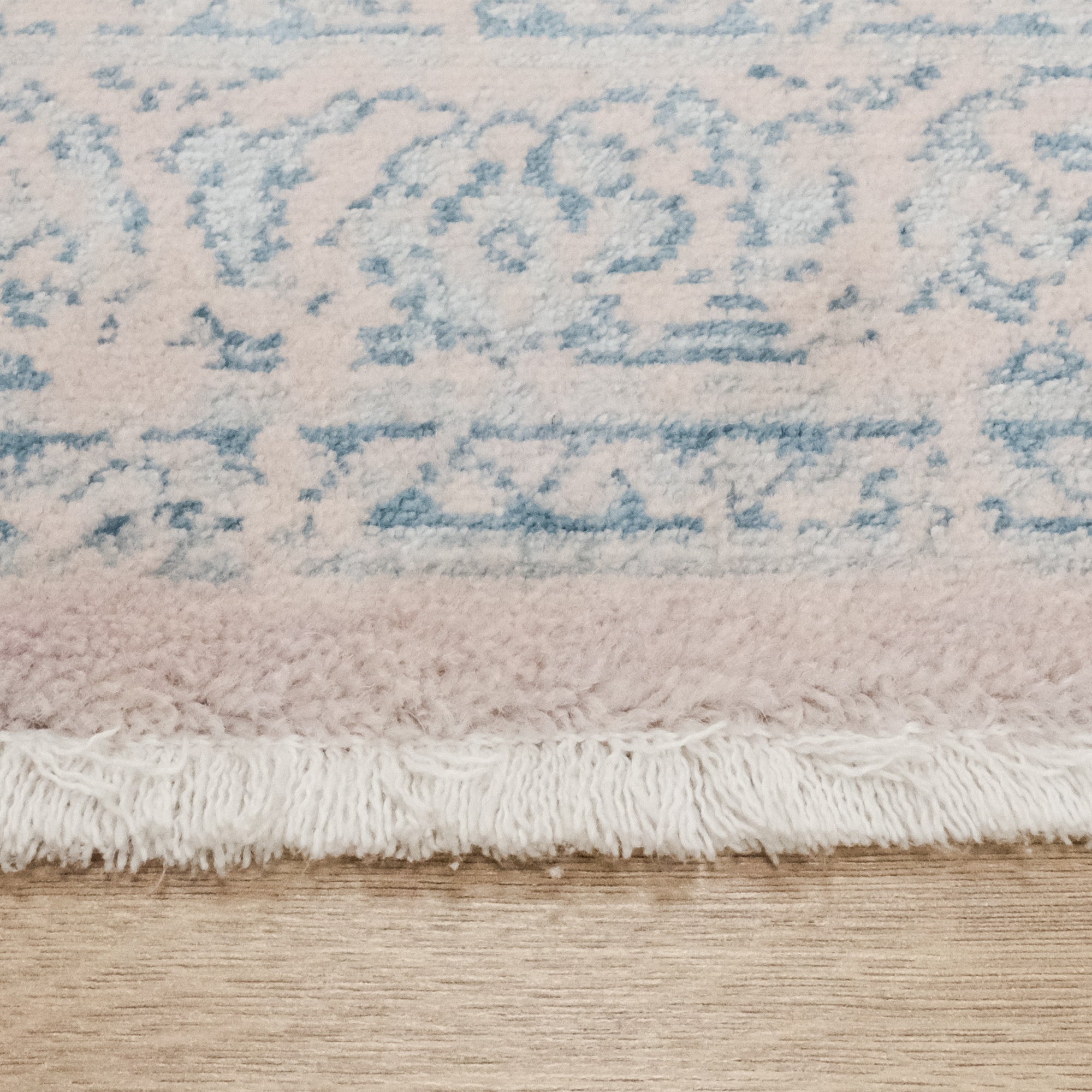 Heritage Series Vintage Design Machine Woven Carpet