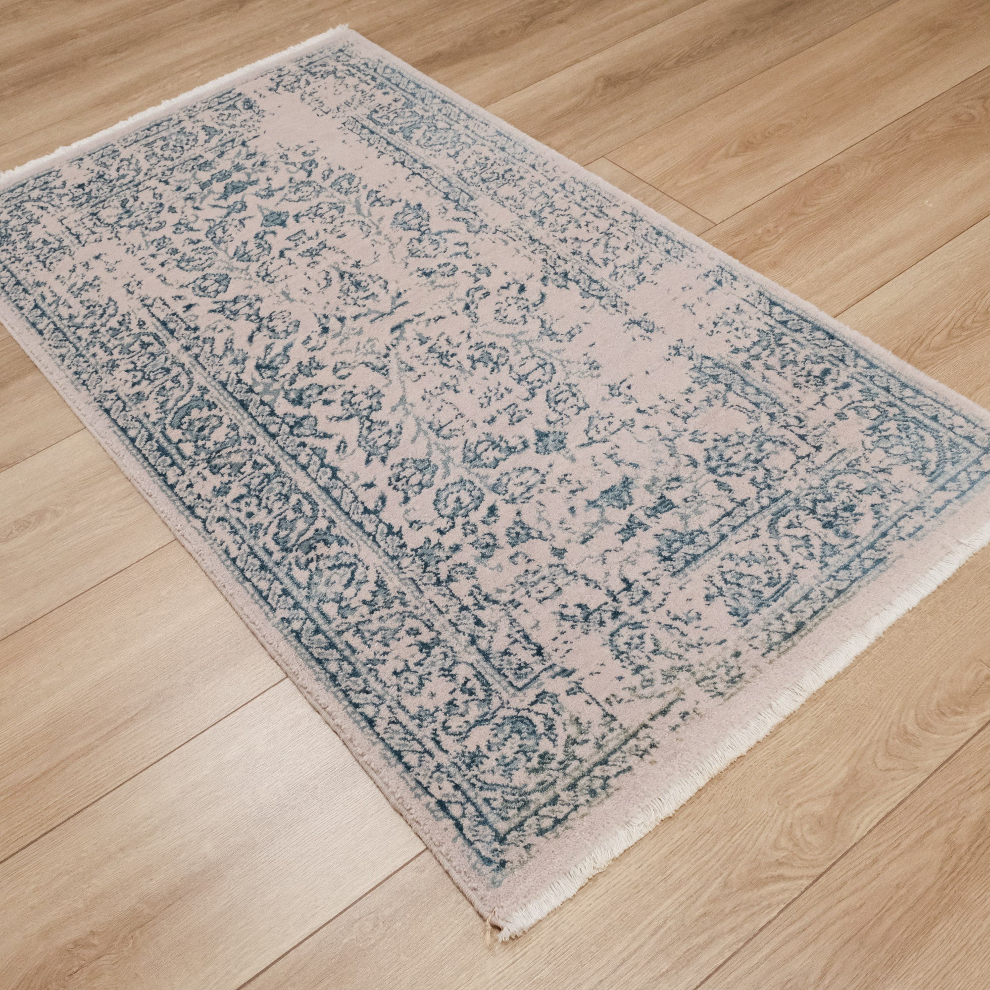 Heritage Series Vintage Design Machine Woven Carpet