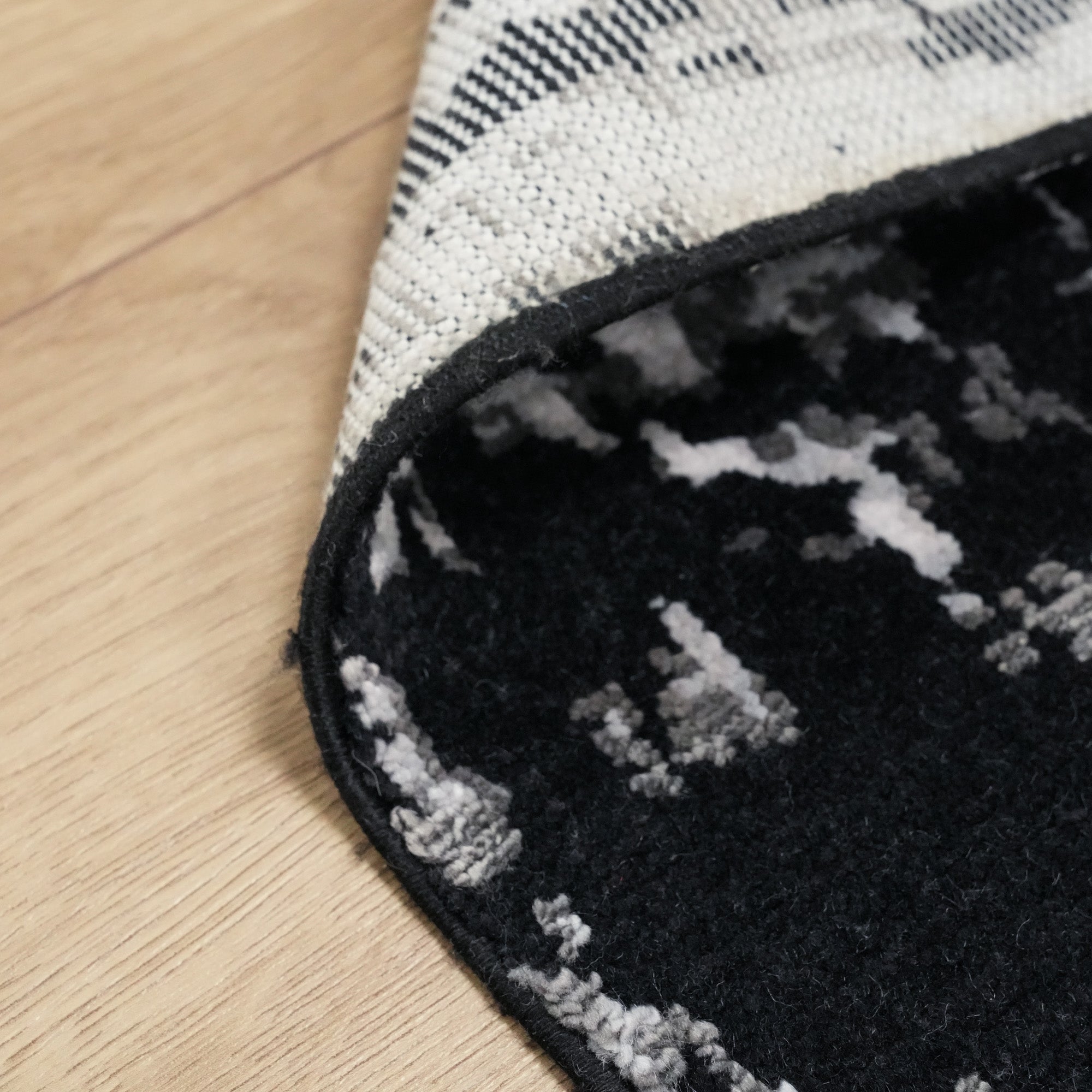 Heritage Series Abstract Patterned Black Wool Carpet