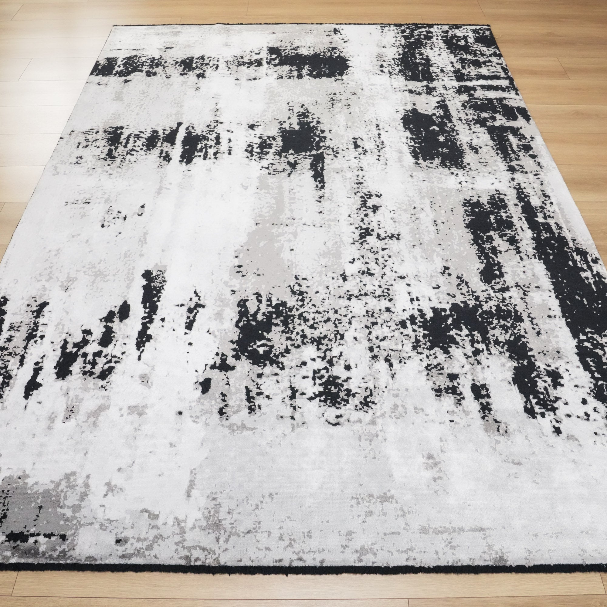 Heritage Series Abstract Patterned Black Wool Carpet