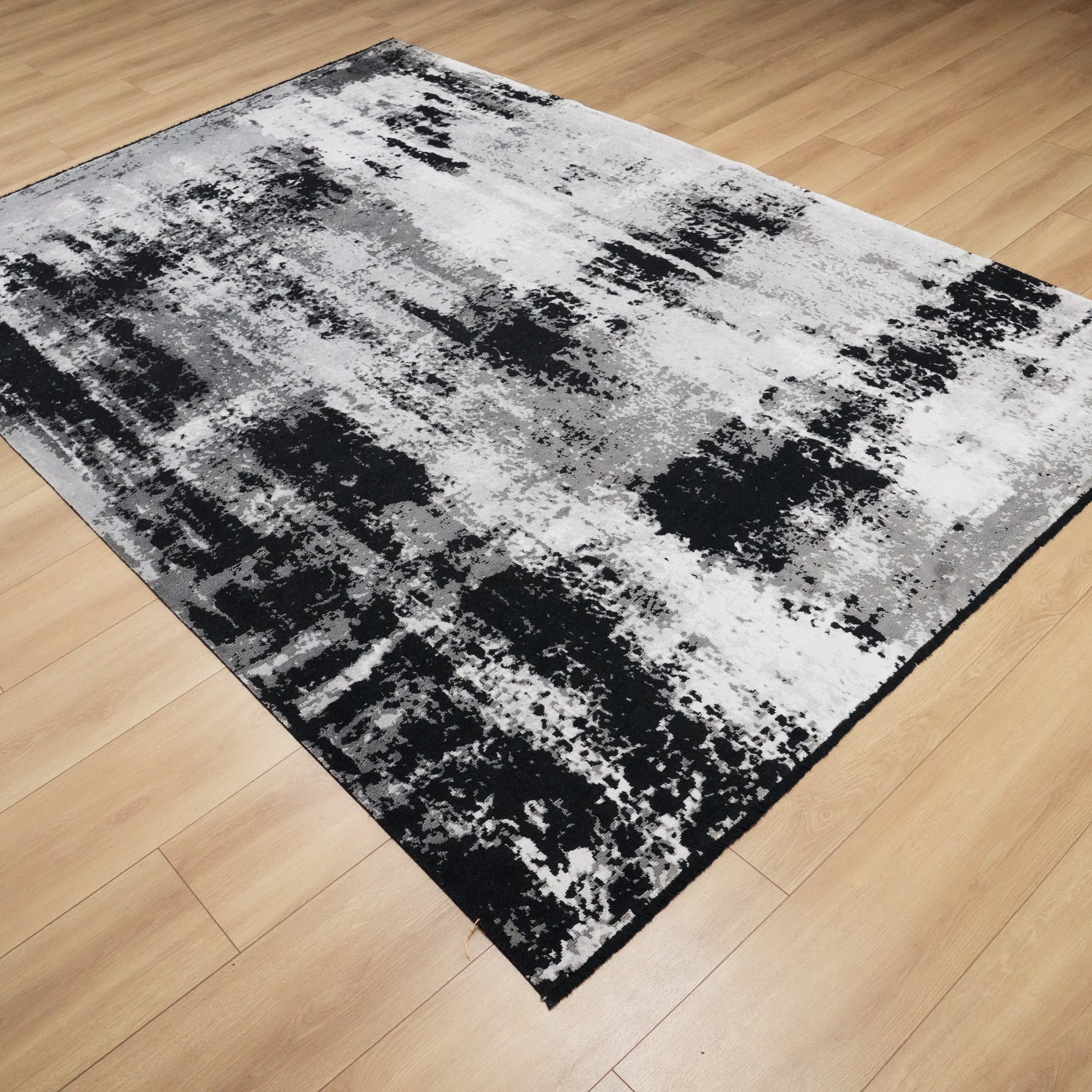 Heritage Serisi Soyut Desenli Siyah Yün Halı