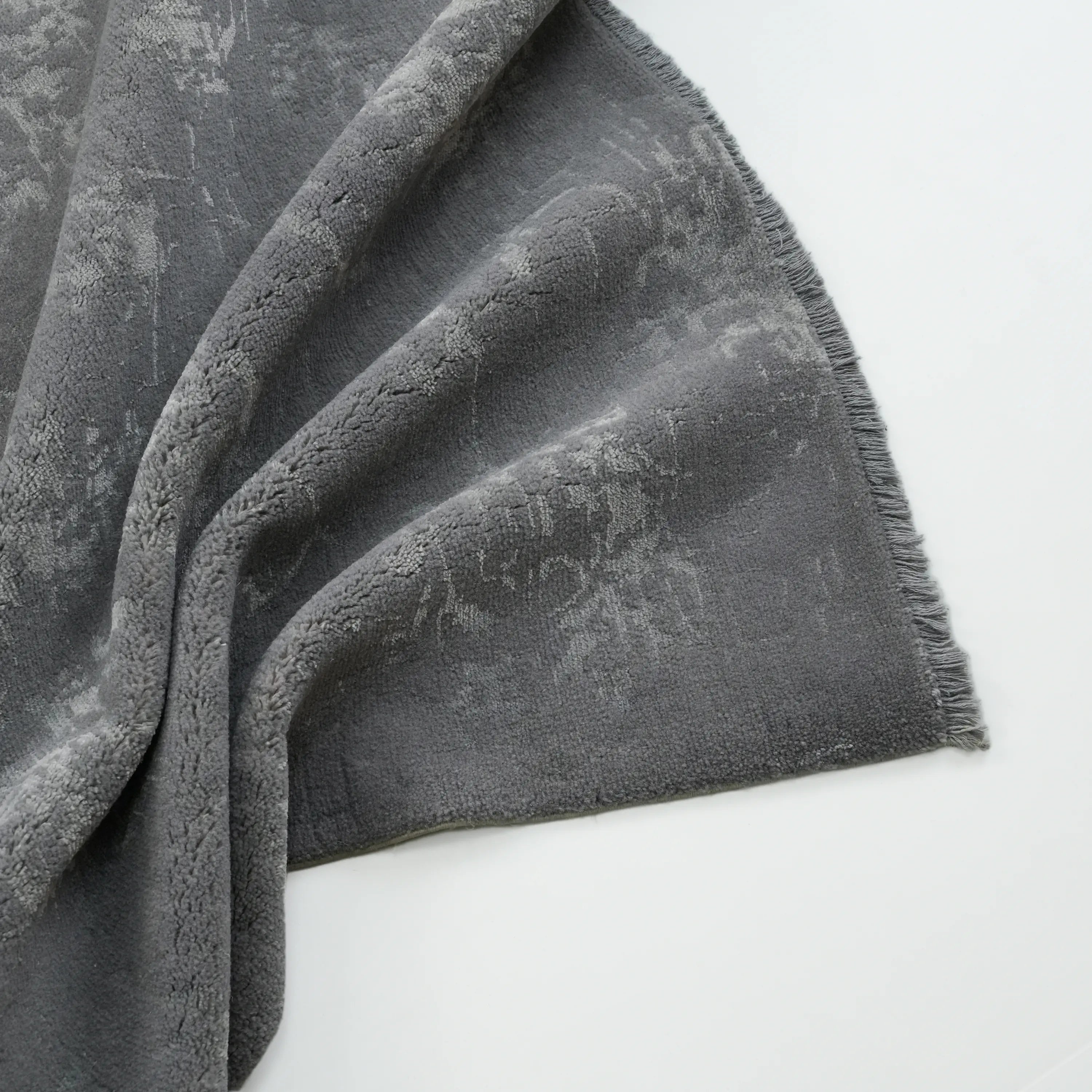 Heritage Series Vintage Patterned Gray Wool Loom Woven Rug