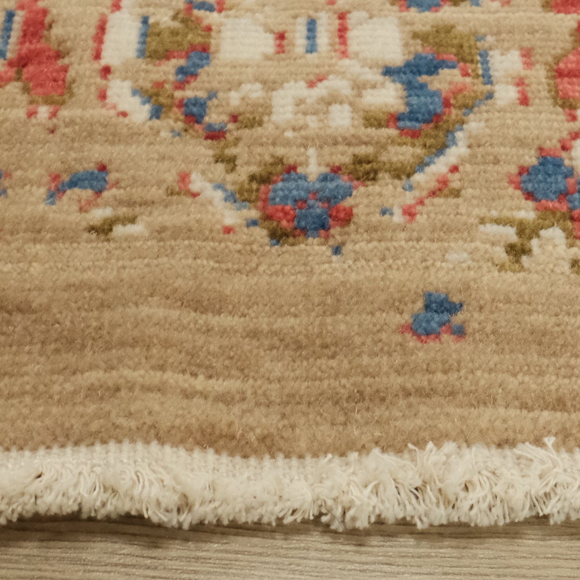 Heritage Serisi Vintage Desenli Tezgah Dokuma Çiçekli Halı