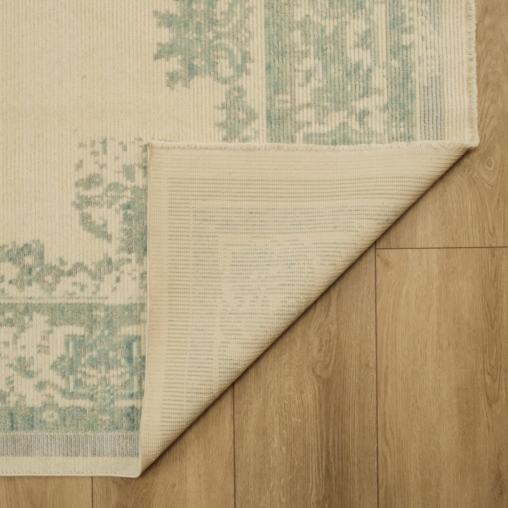 Heritage Series Vintage Design Machine Woven Wool Carpet