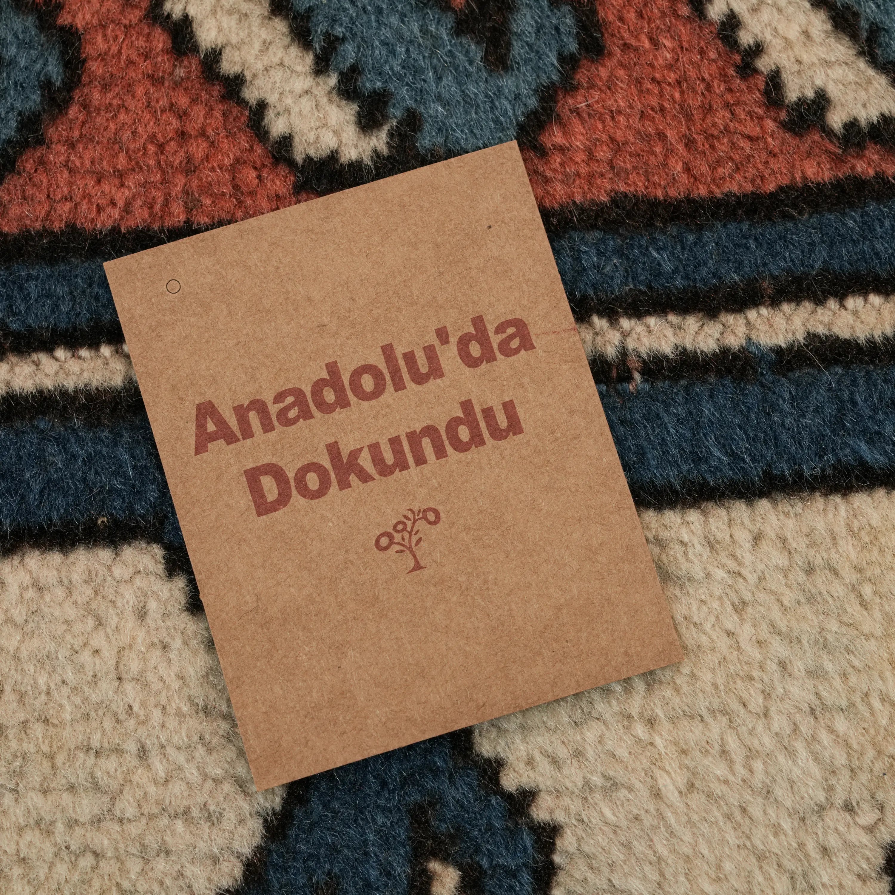 İkinci El Anadolu Desenli El Dokuma Rengarenk Yün Kars Halısı