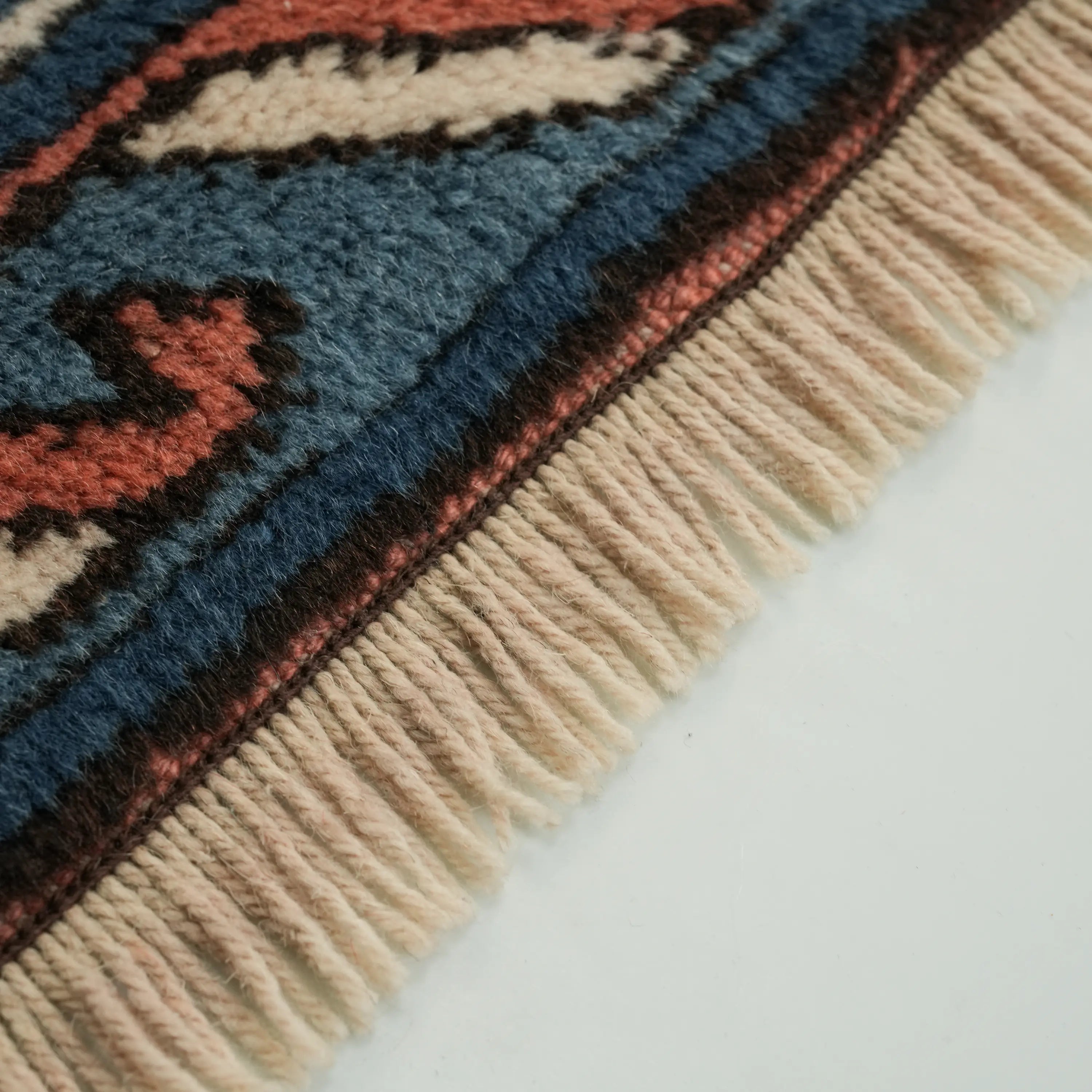 İkinci El Anadolu Desenli El Dokuma Rengarenk Yün Kars Halısı