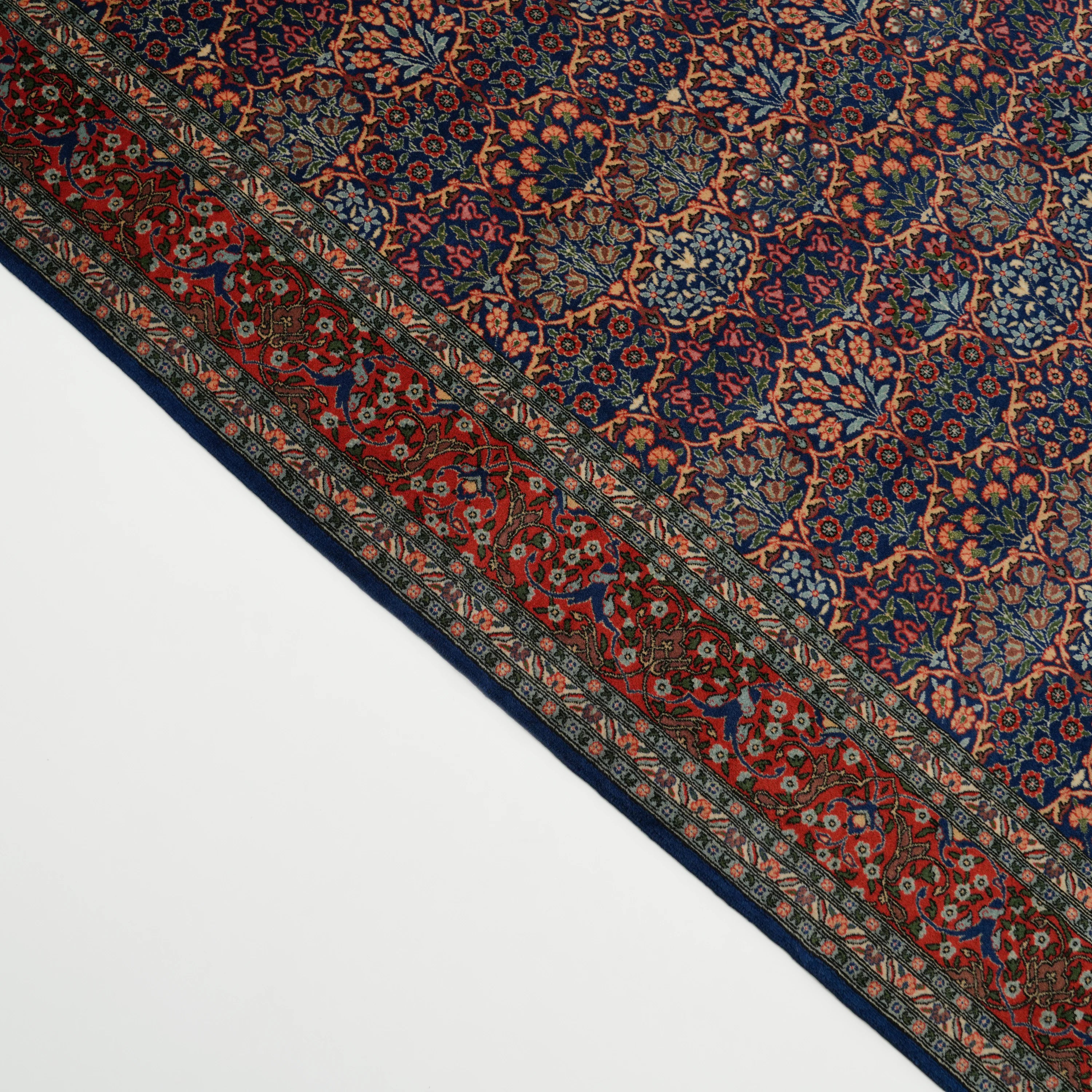 İkinci El Hereke Karpuzlu Desenli El Dokuma Lacivert Yün Halı