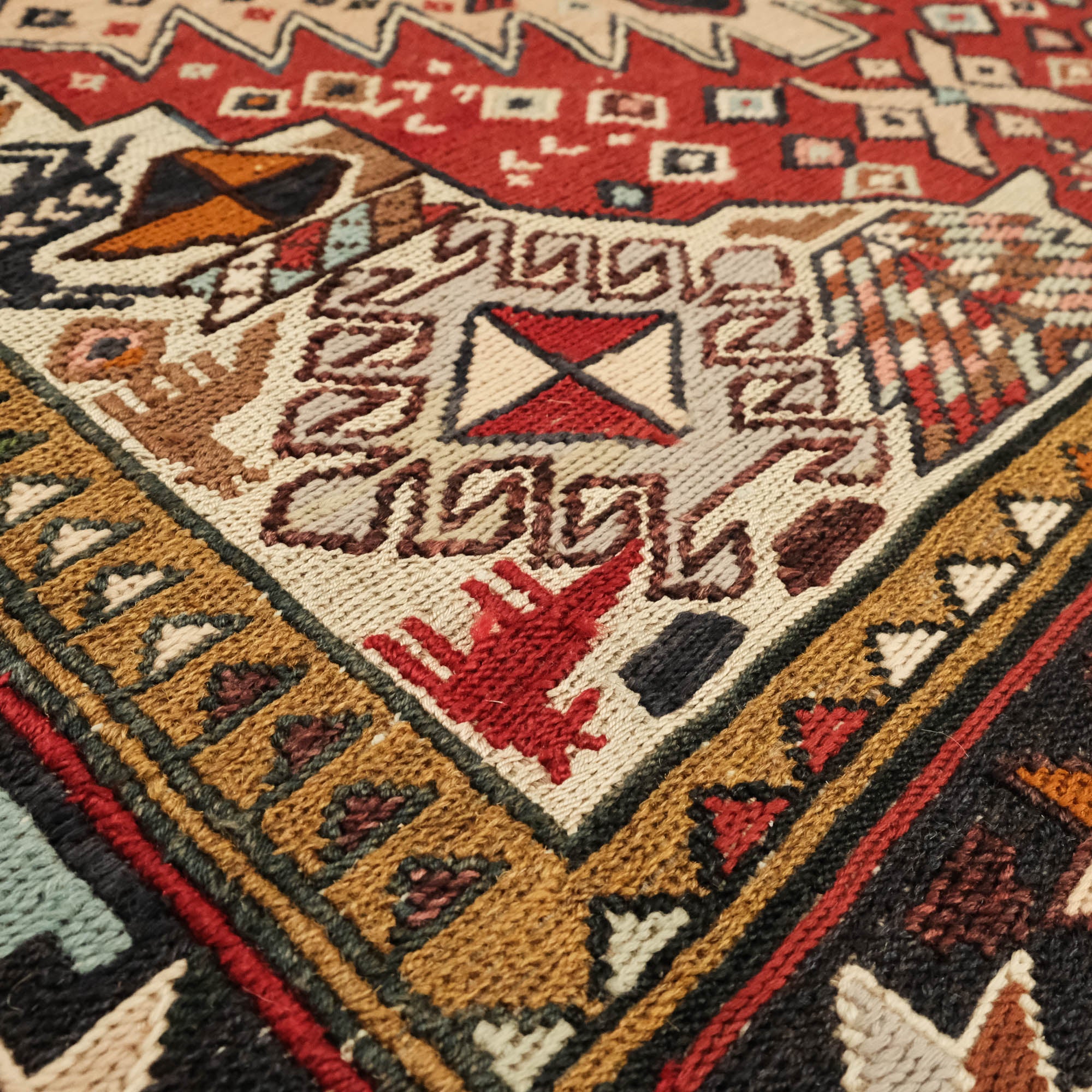 Otantik Desenli Şahseven El Dokuma İpekli Sumak Kilim