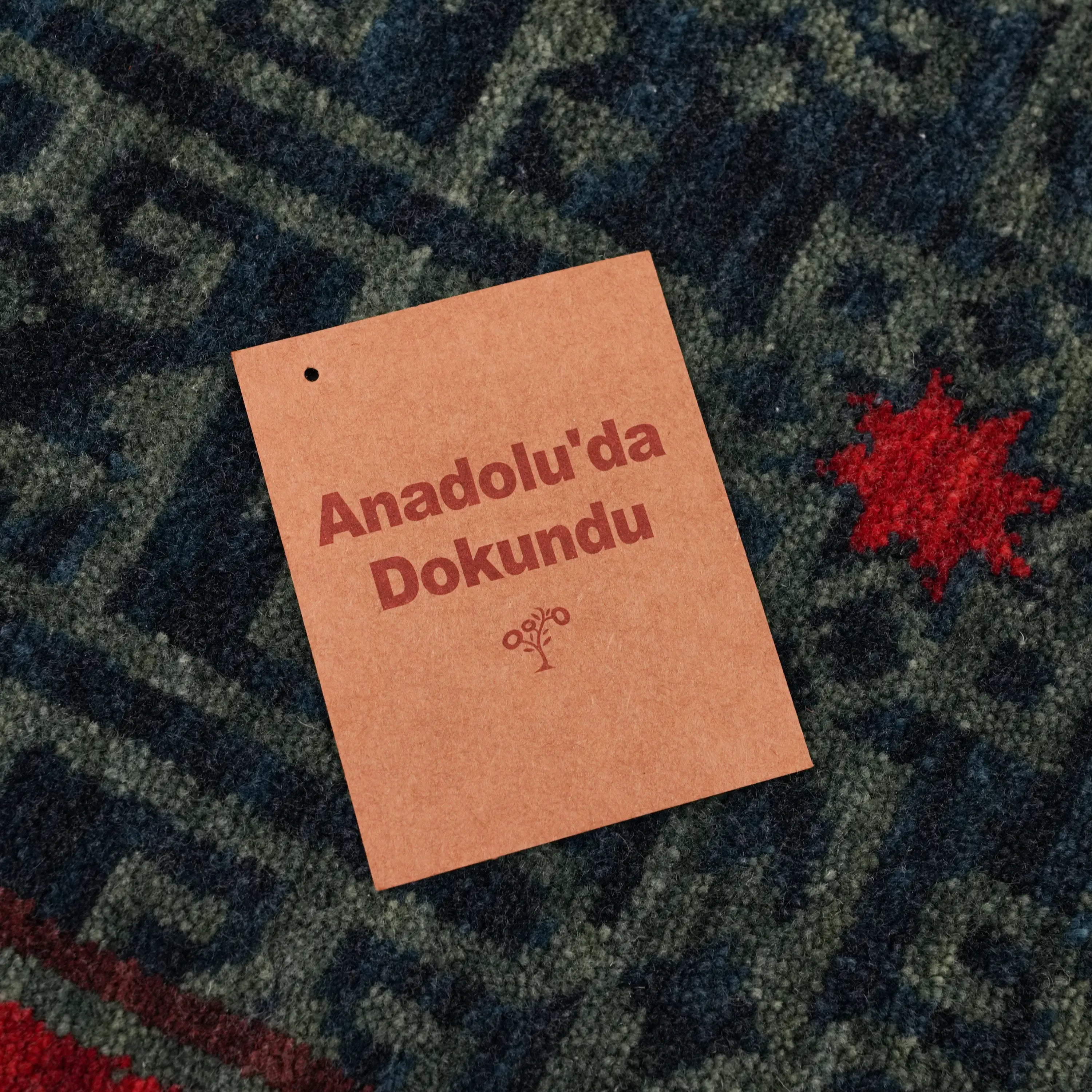 Kadim Serisi Anadolu Desenli Yün Mavi Tezgah Dokuma Halı