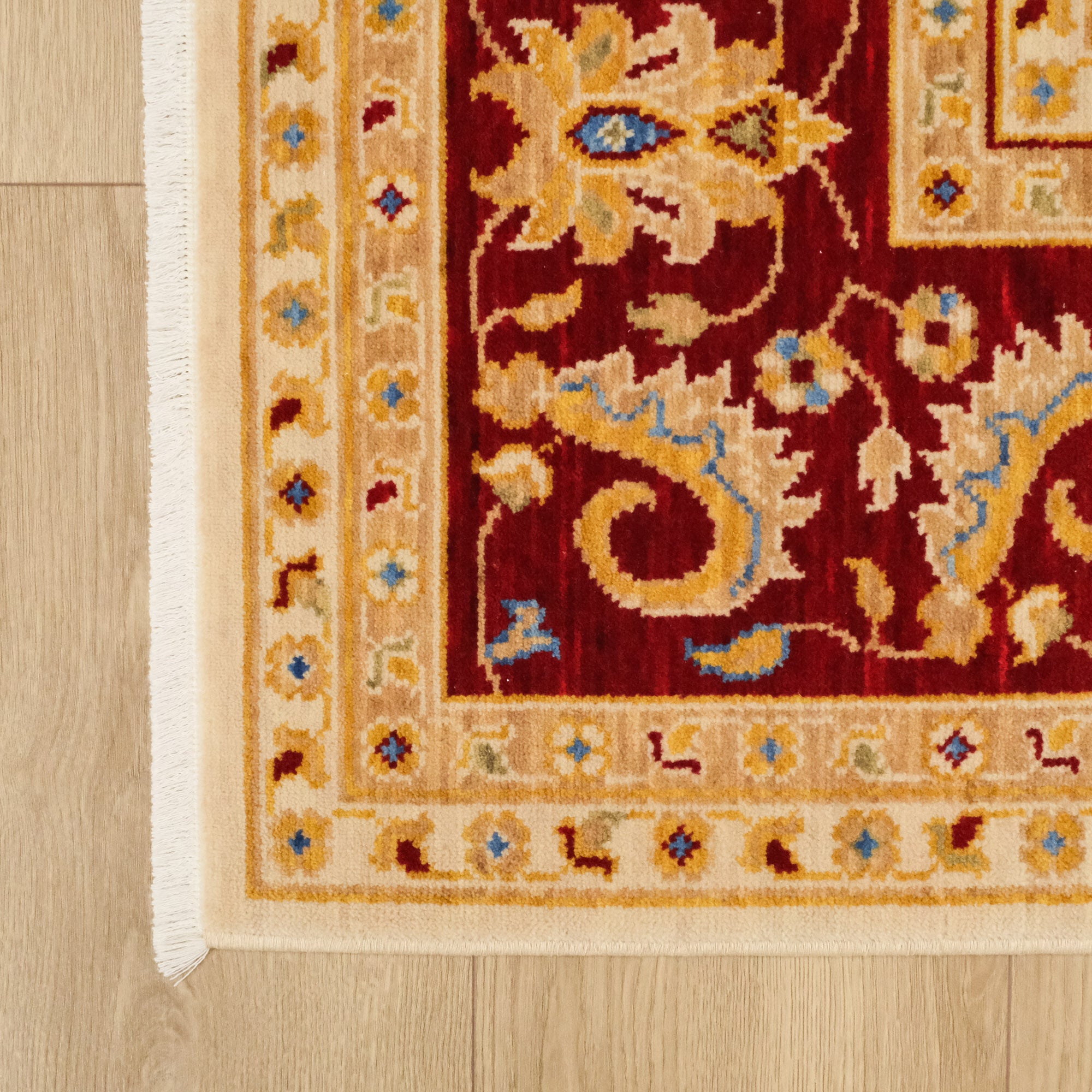 Uşak Patterned Machine Woven Cream Wool Carpet