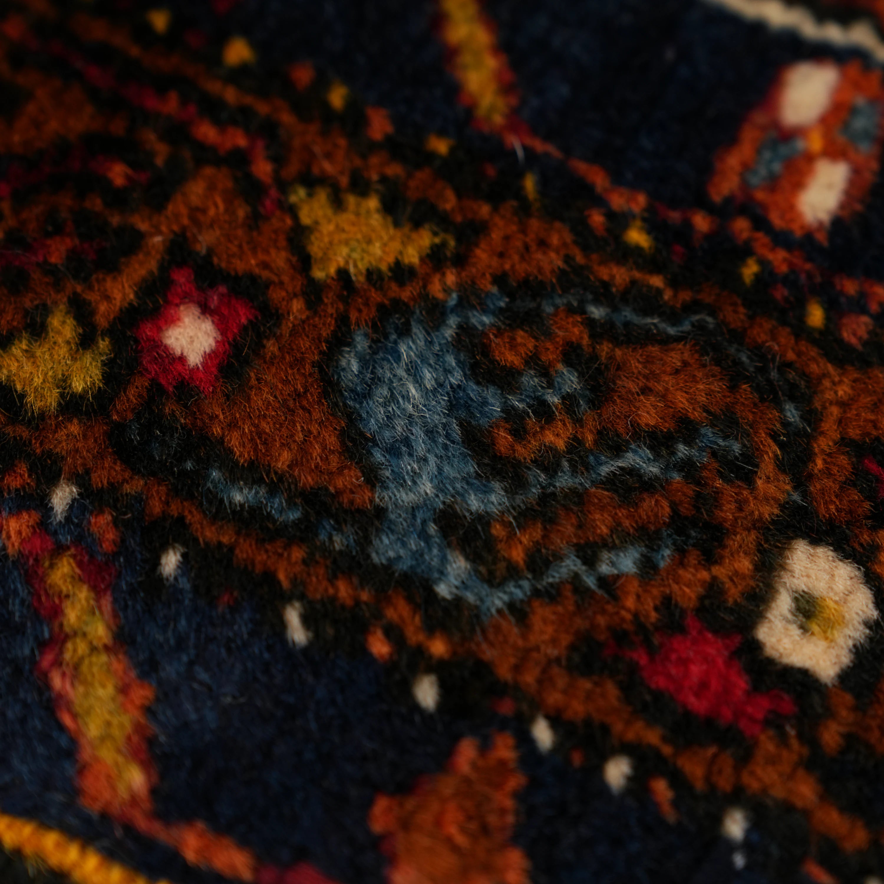 Köy Dokuma 80+ Yaş Sandık Eskisi Kök Boya Yahyalı Seccade Halı