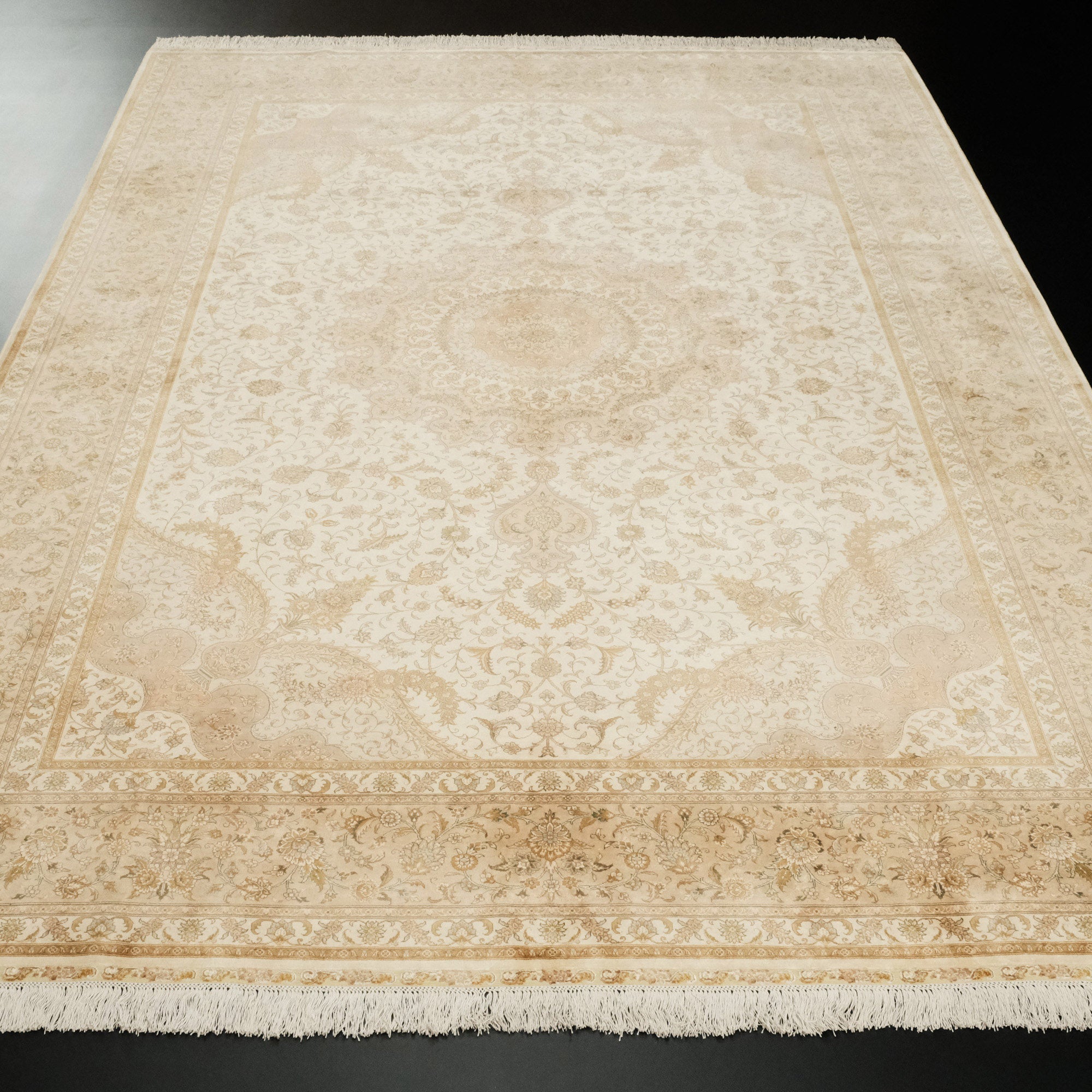 Krem Saf İpek El Dokuma Klasik Halı