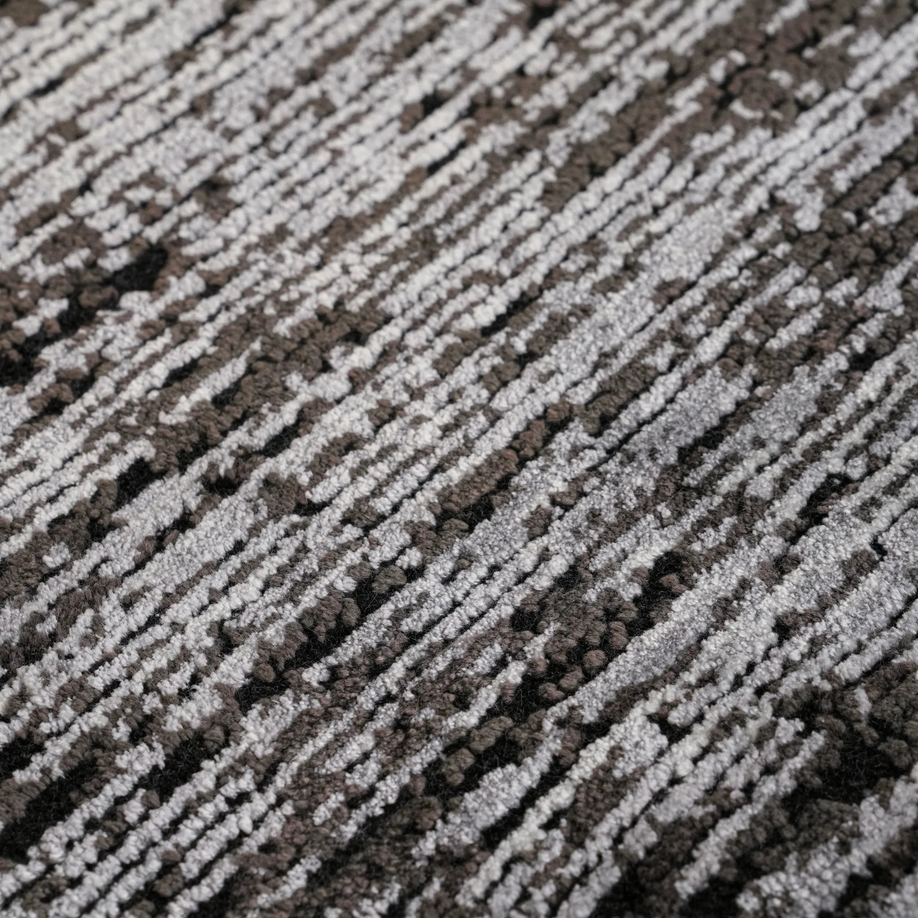 Lugano Serisi Soyut Desenli Siyah Viskon Halı