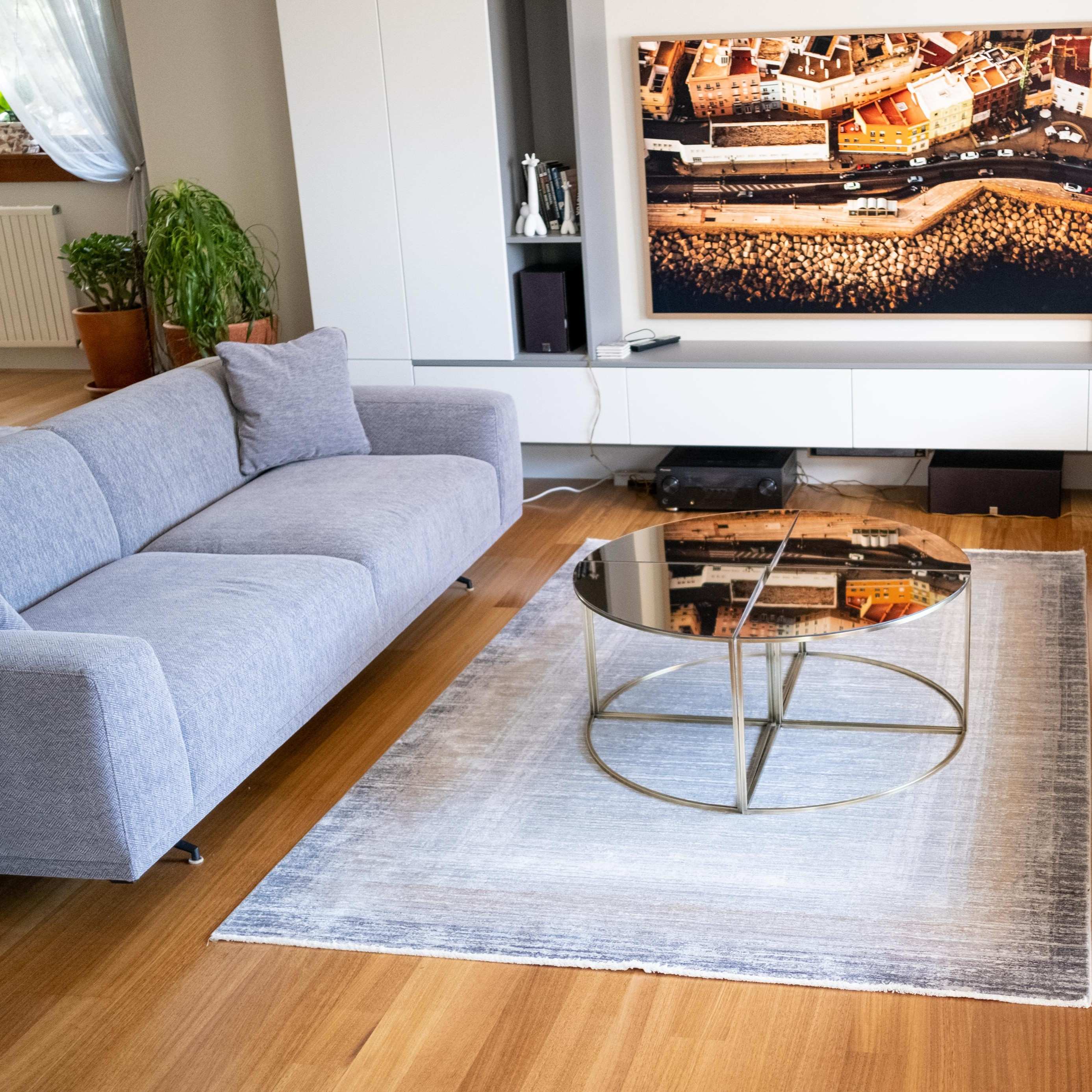 Frame Patterned Machine Woven Carpet