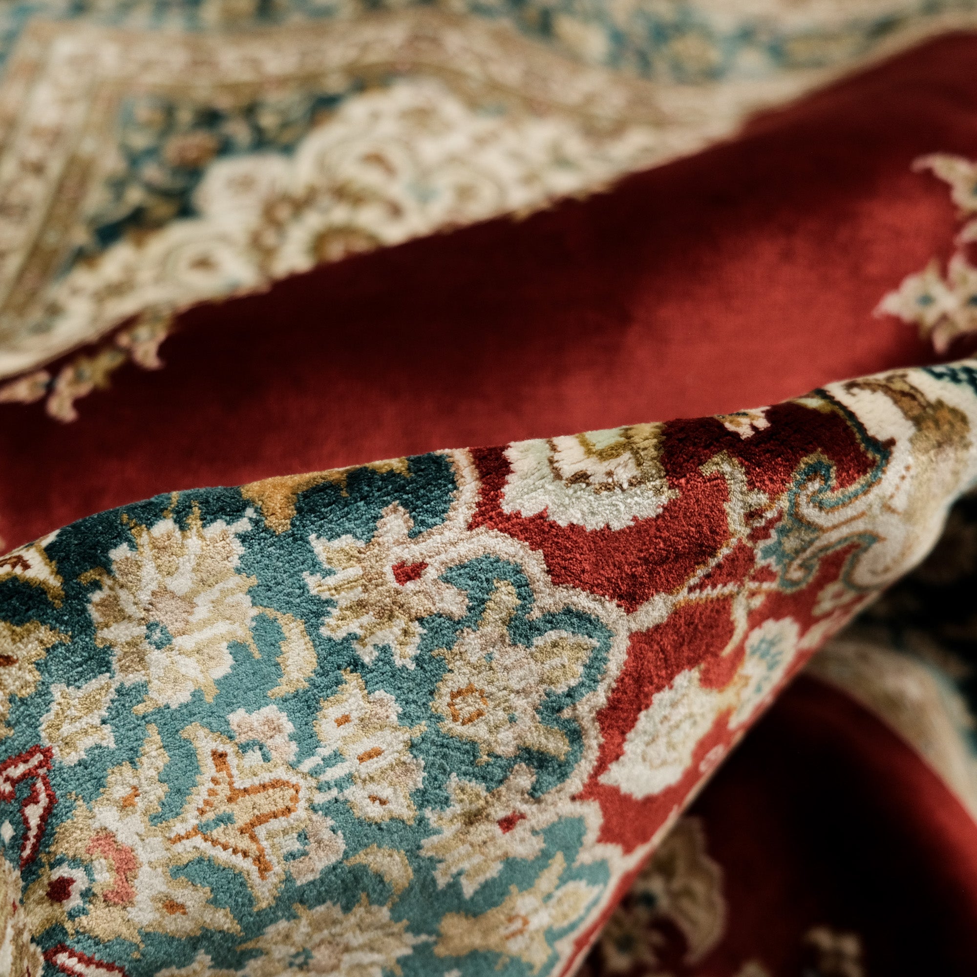 Medallion Patterned Red Handwoven Viscose Rug