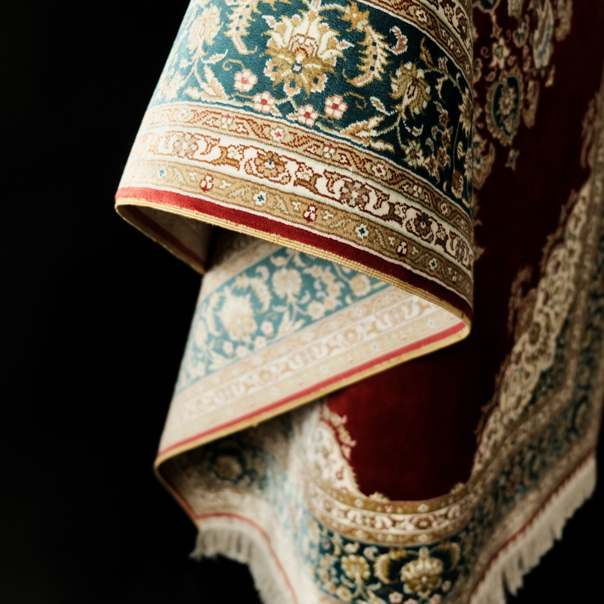 Medallion Patterned Red Handwoven Viscose Rug