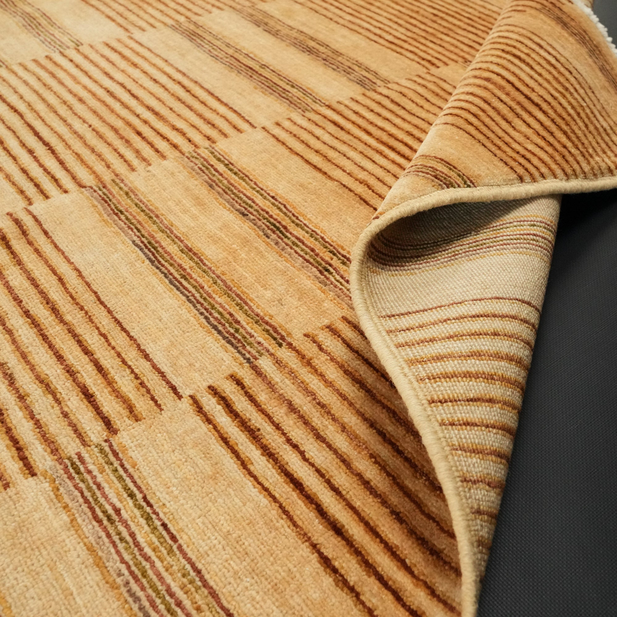 Mahal Series Hand-Woven Line Patterned Brown Carpet