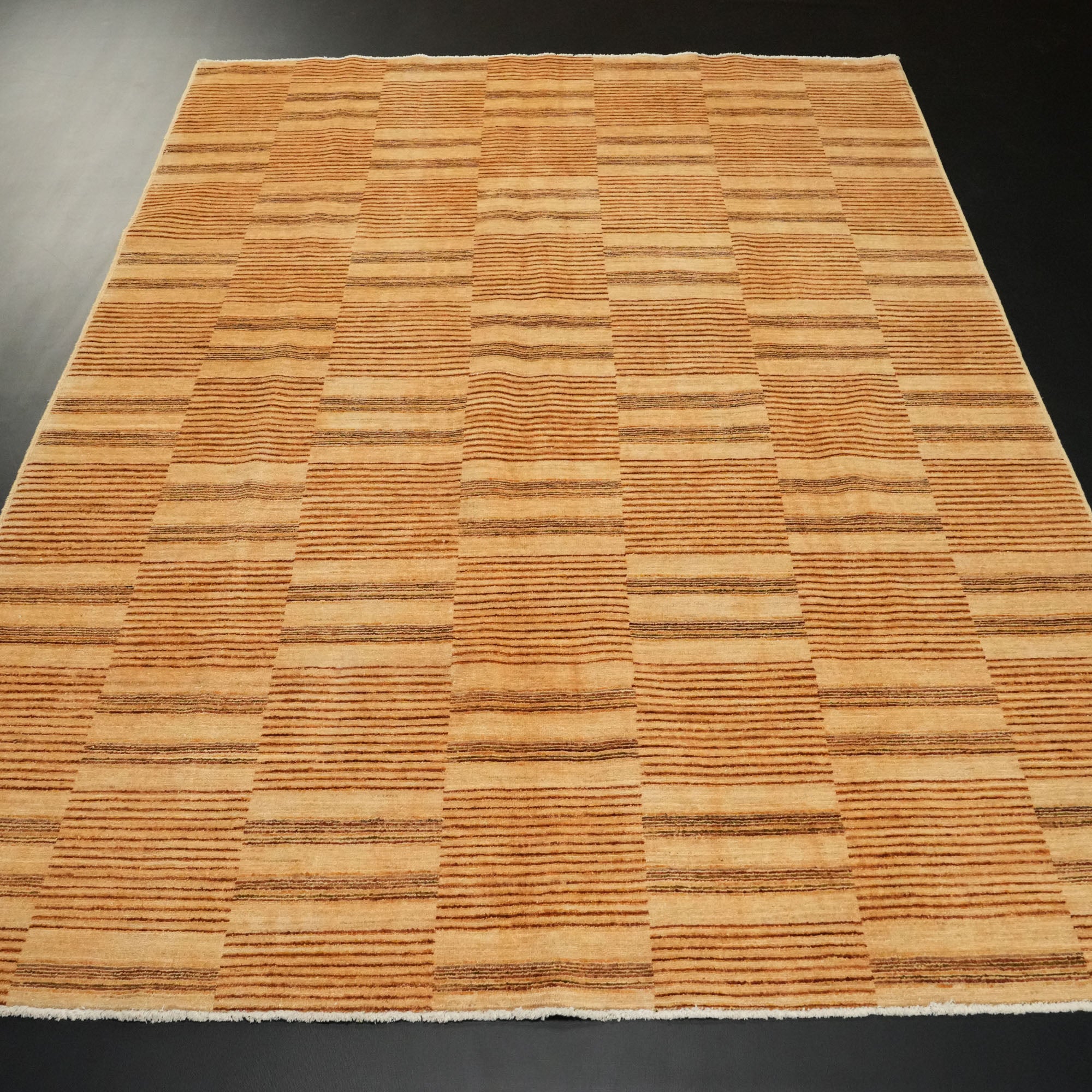 Mahal Series Hand-Woven Line Patterned Brown Carpet