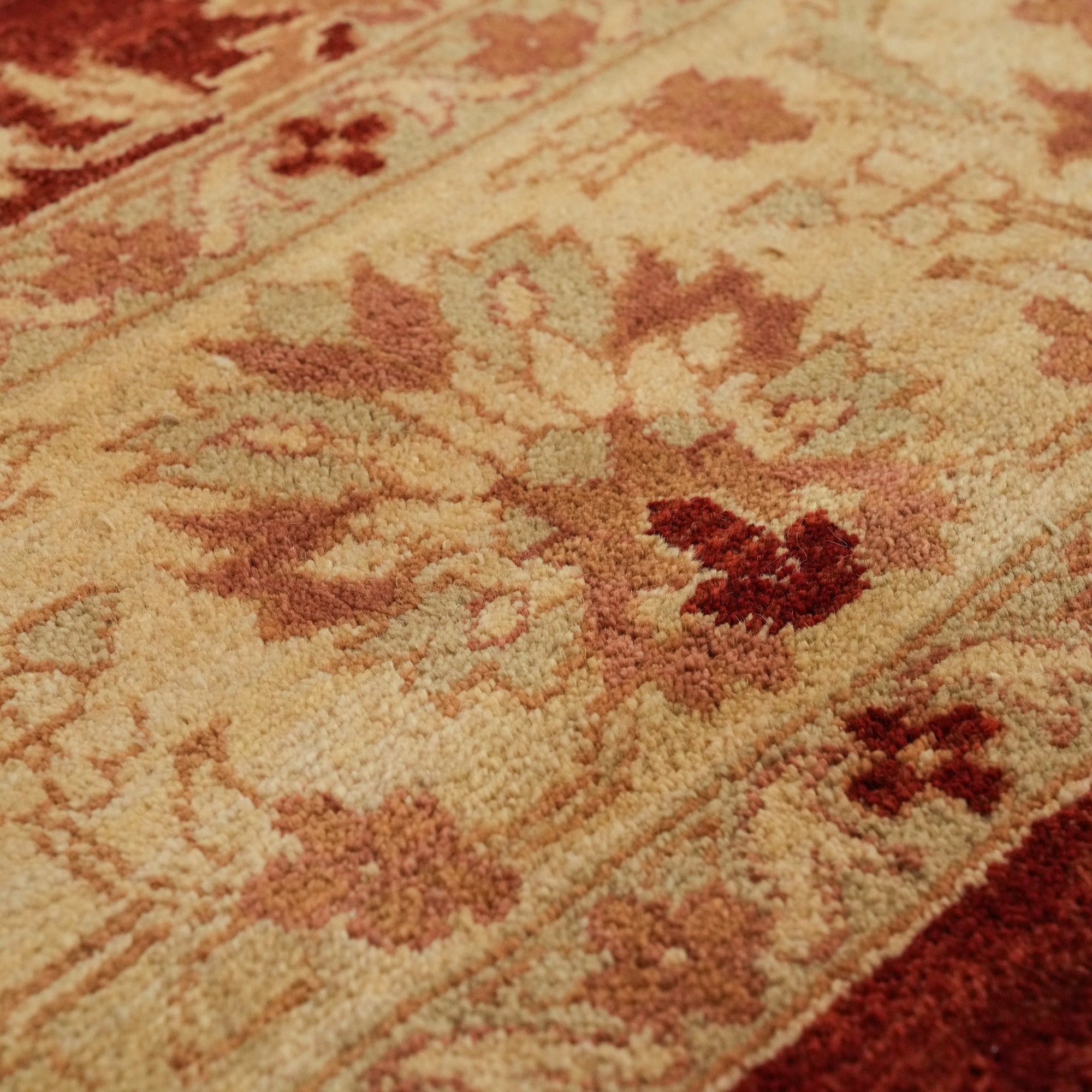 Mahal Series Hand-Woven Uşak Patterned Red Wool Carpet