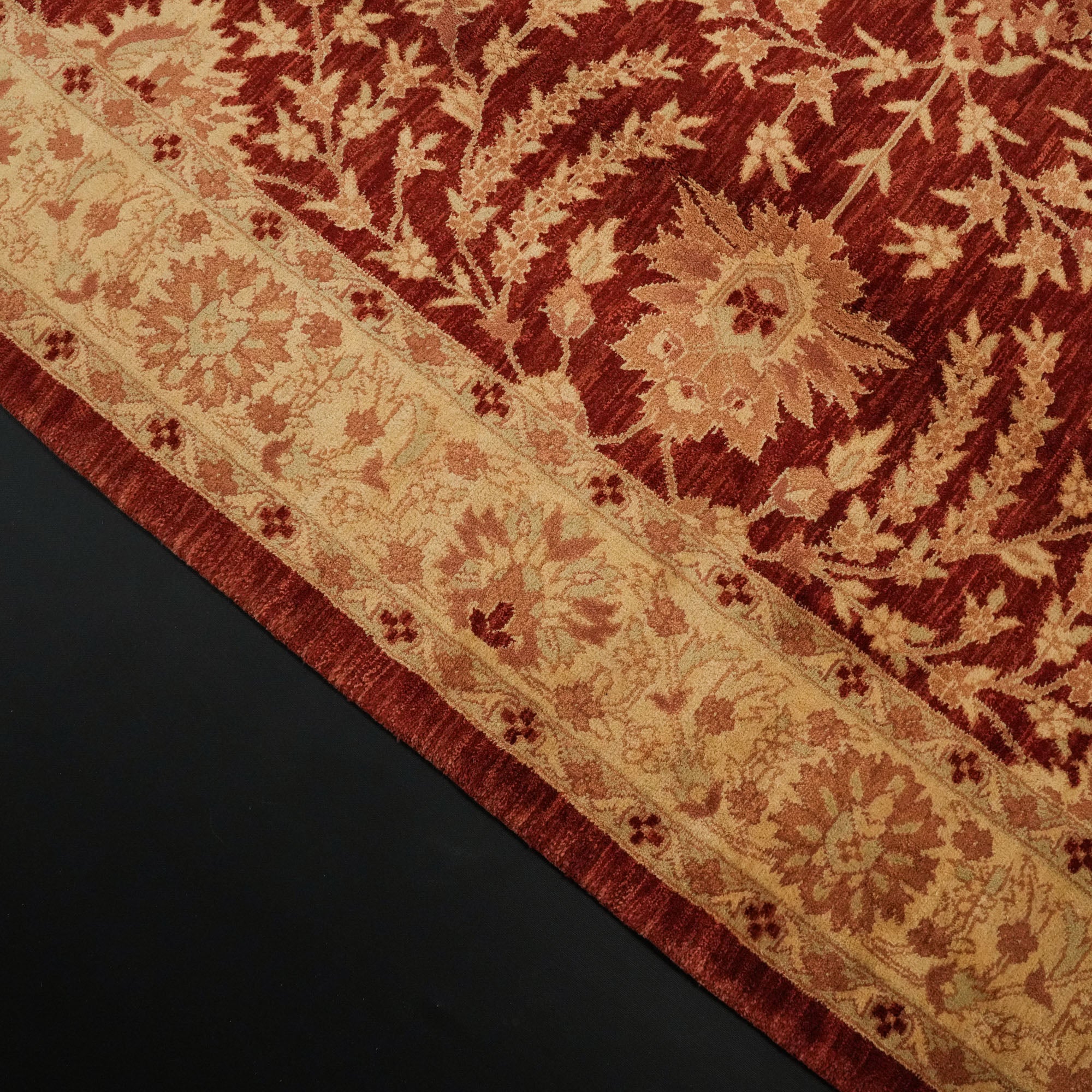 Mahal Series Hand-Woven Uşak Patterned Red Wool Carpet